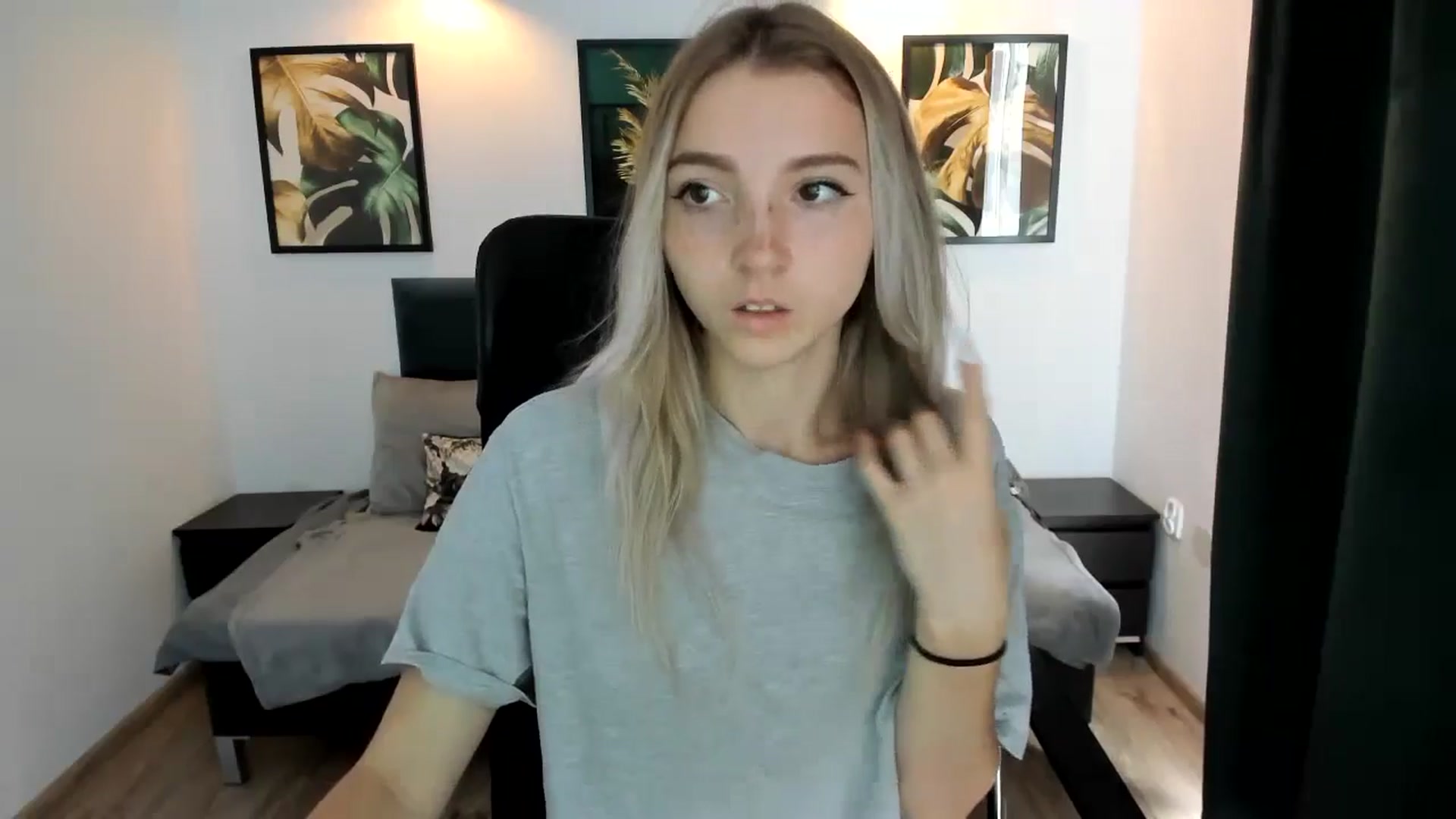 Gallery image thumbnail from Daisyy's myfreecams stream on, 08/22/2024, 14:34 image 16 of 20