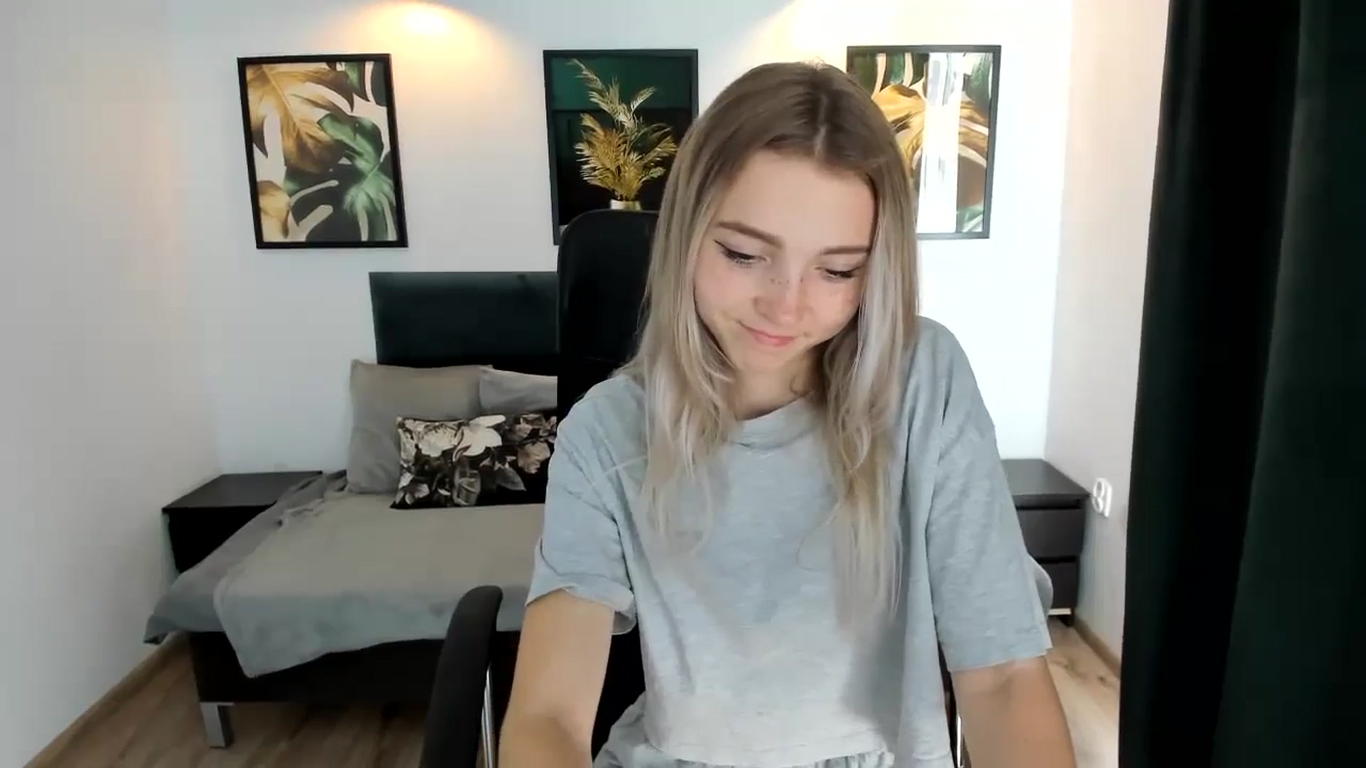 Gallery image thumbnail from Daisyy's myfreecams stream on, 08/22/2024, 14:34 image 4 of 20
