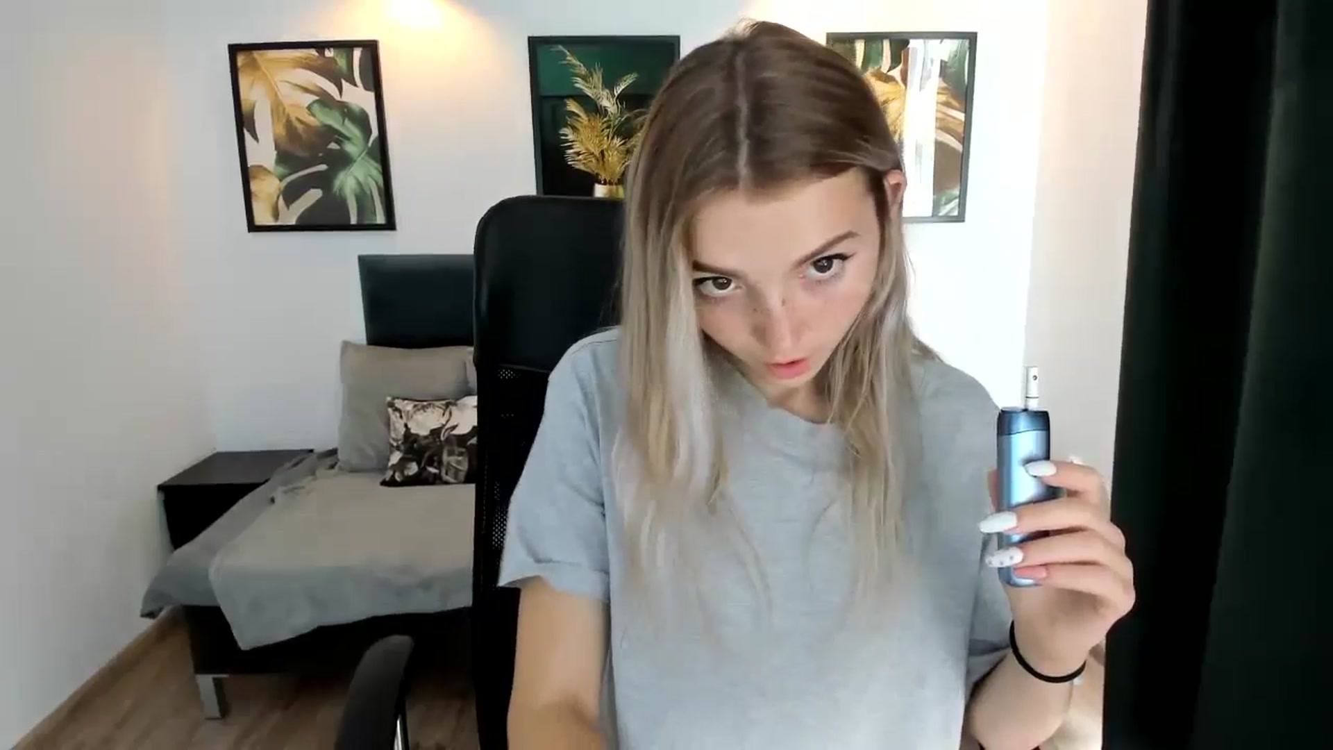 Gallery image thumbnail from Daisyy's myfreecams stream on, 08/22/2024, 14:34 image 13 of 20