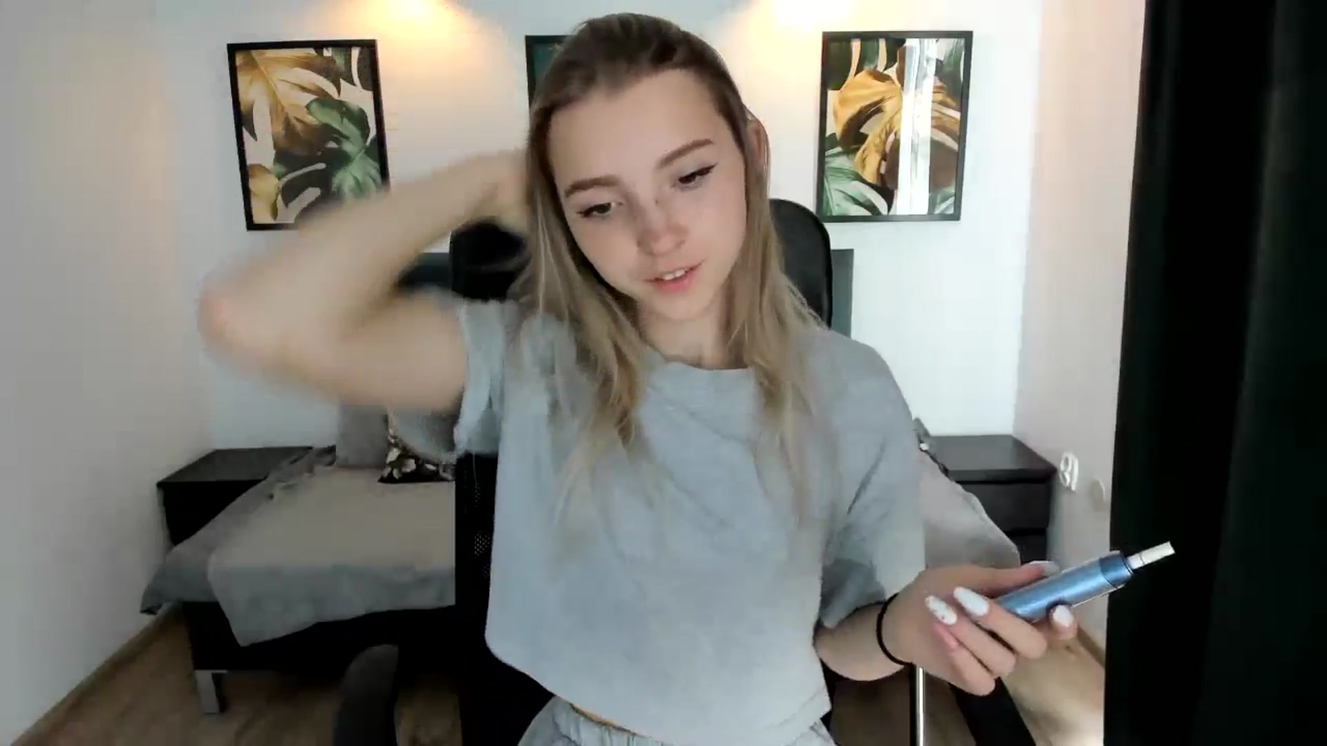 Gallery image thumbnail from Daisyy's myfreecams stream on, 08/22/2024, 14:34 image 11 of 20