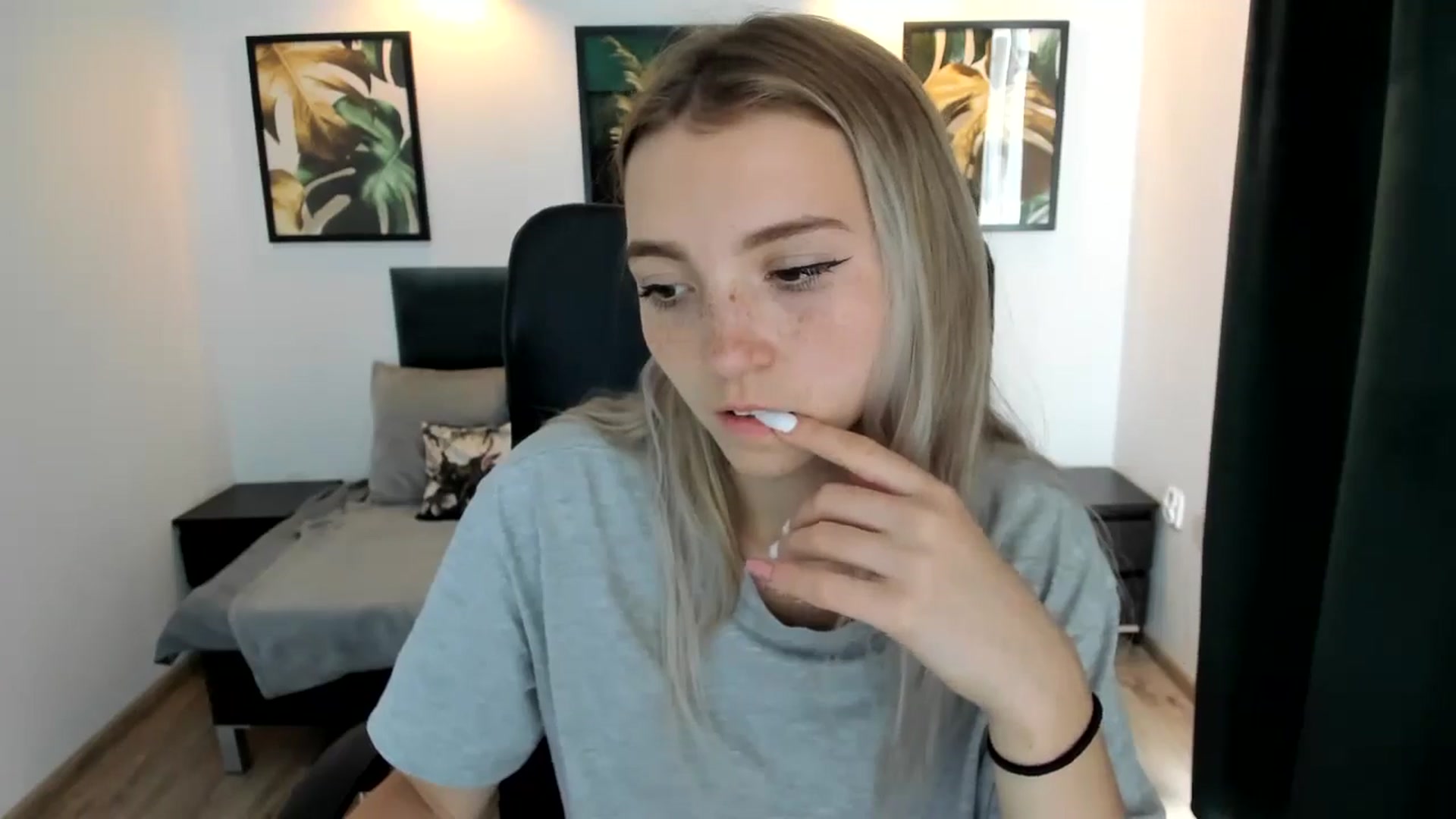 Gallery image thumbnail from Daisyy's myfreecams stream on, 08/22/2024, 15:28 image 12 of 20