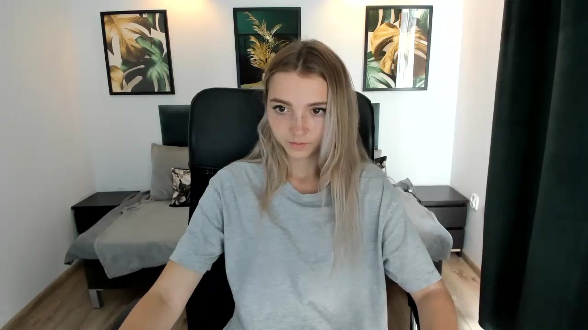 Gallery image thumbnail from Daisyy's myfreecams stream on, 08/22/2024, 15:28 image 7 of 20