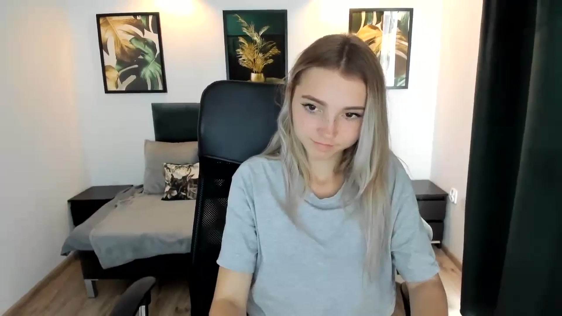 Gallery image thumbnail from Daisyy's myfreecams stream on, 08/22/2024, 15:28 image 15 of 20
