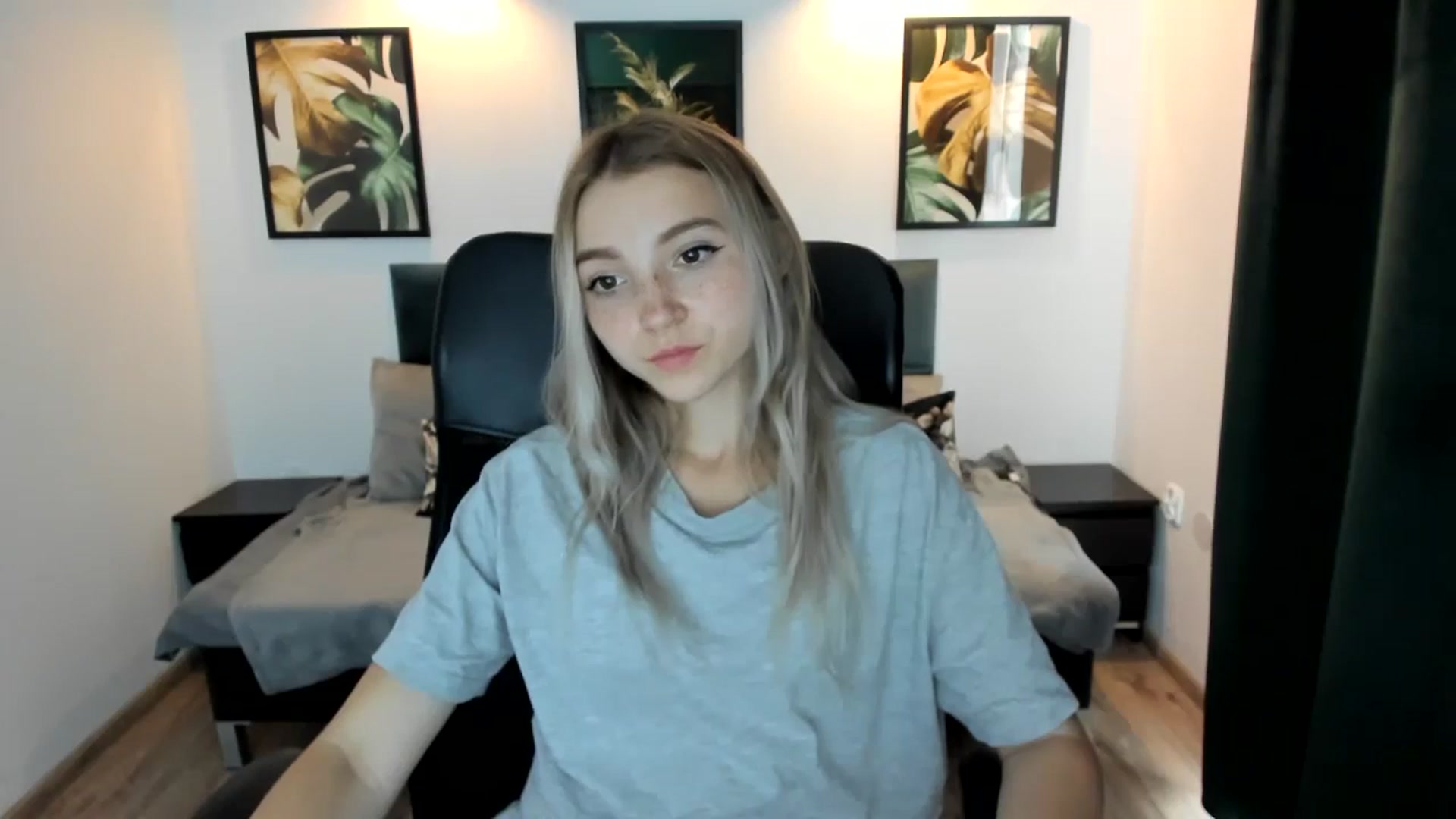 Gallery image thumbnail from Daisyy's myfreecams stream on, 08/22/2024, 16:34 image 11 of 20