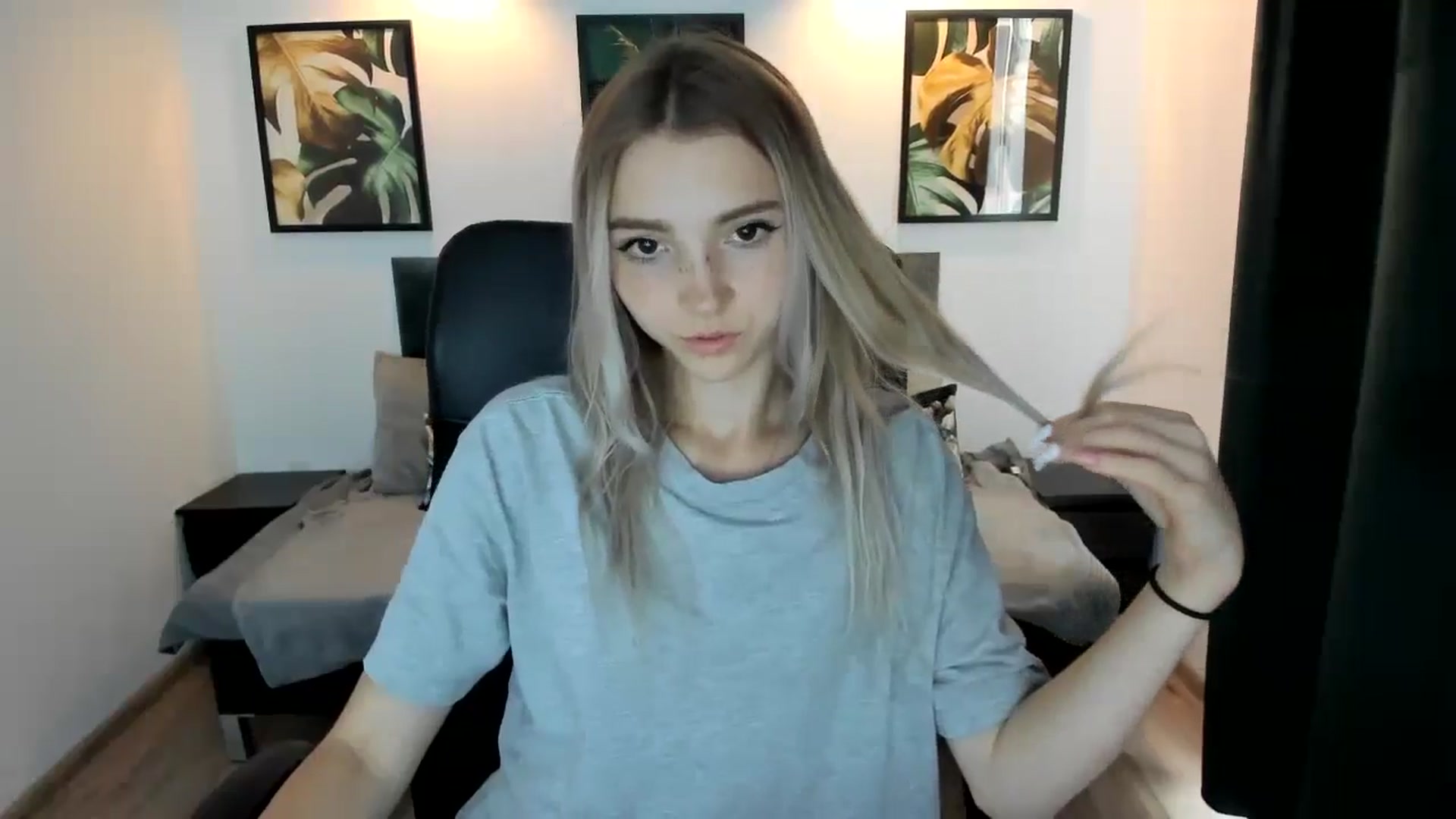 Gallery image thumbnail from Daisyy's myfreecams stream on, 08/22/2024, 16:34 image 5 of 20