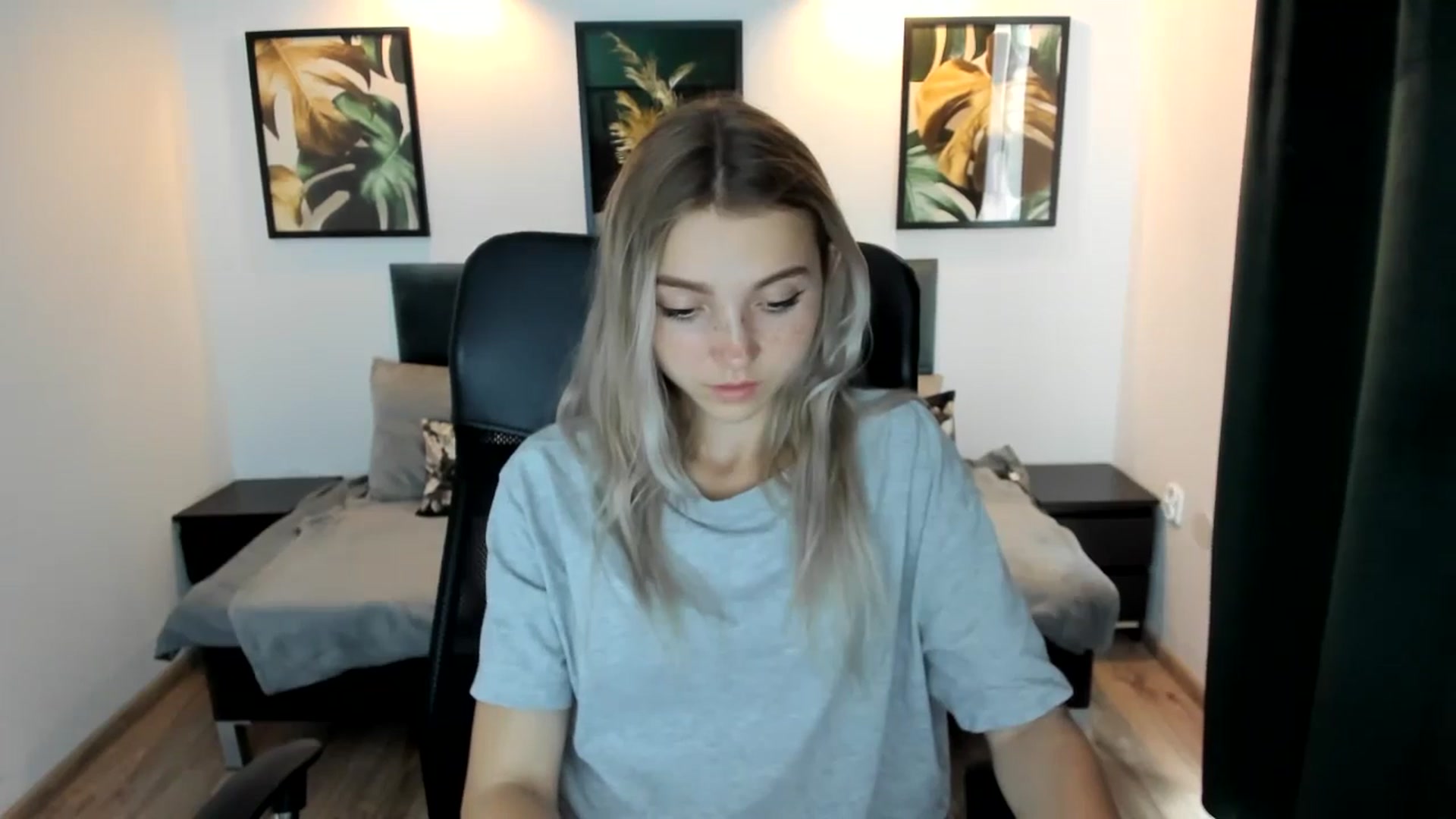 Gallery image thumbnail from Daisyy's myfreecams stream on, 08/22/2024, 16:34 image 10 of 20