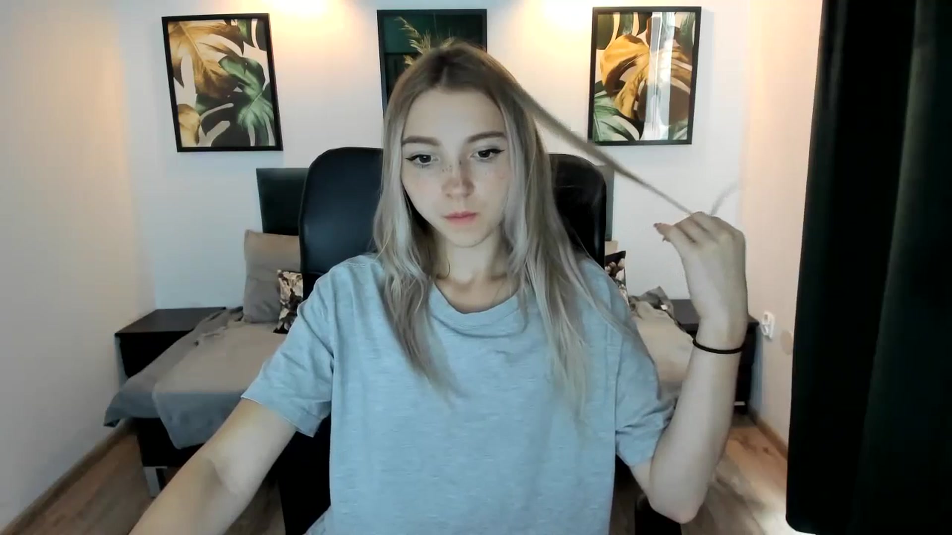 Gallery image thumbnail from Daisyy's myfreecams stream on, 08/22/2024, 16:34 image 4 of 20