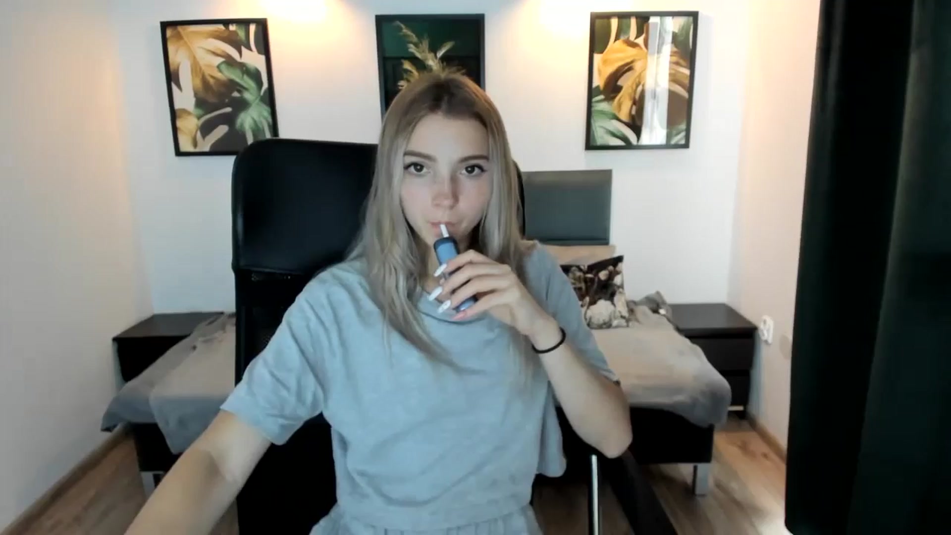 Gallery image thumbnail from Daisyy's myfreecams stream on, 08/22/2024, 16:34 image 14 of 20