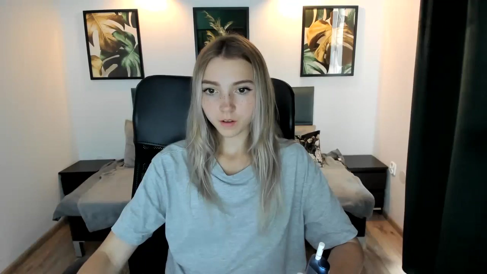 Gallery image thumbnail from Daisyy's myfreecams stream on, 08/22/2024, 16:34 image 13 of 20