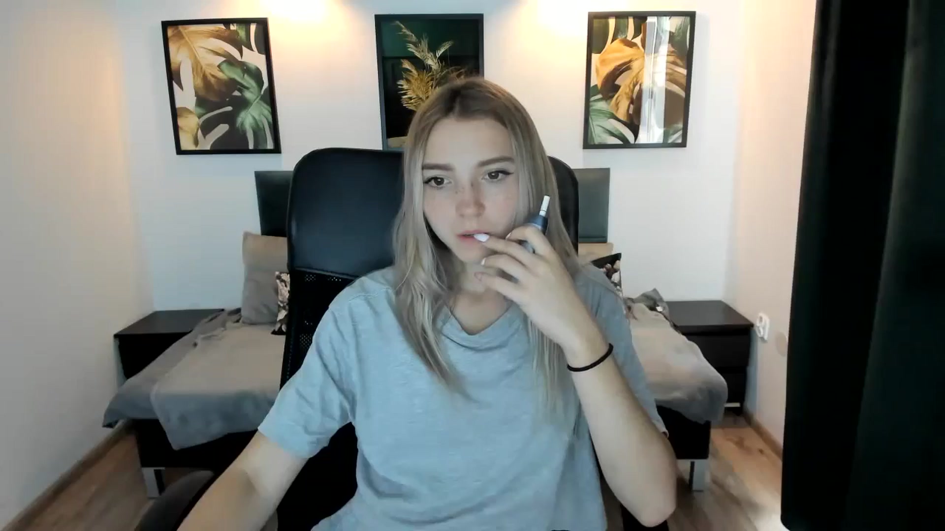 Gallery image thumbnail from Daisyy's myfreecams stream on, 08/22/2024, 16:34 image 15 of 20