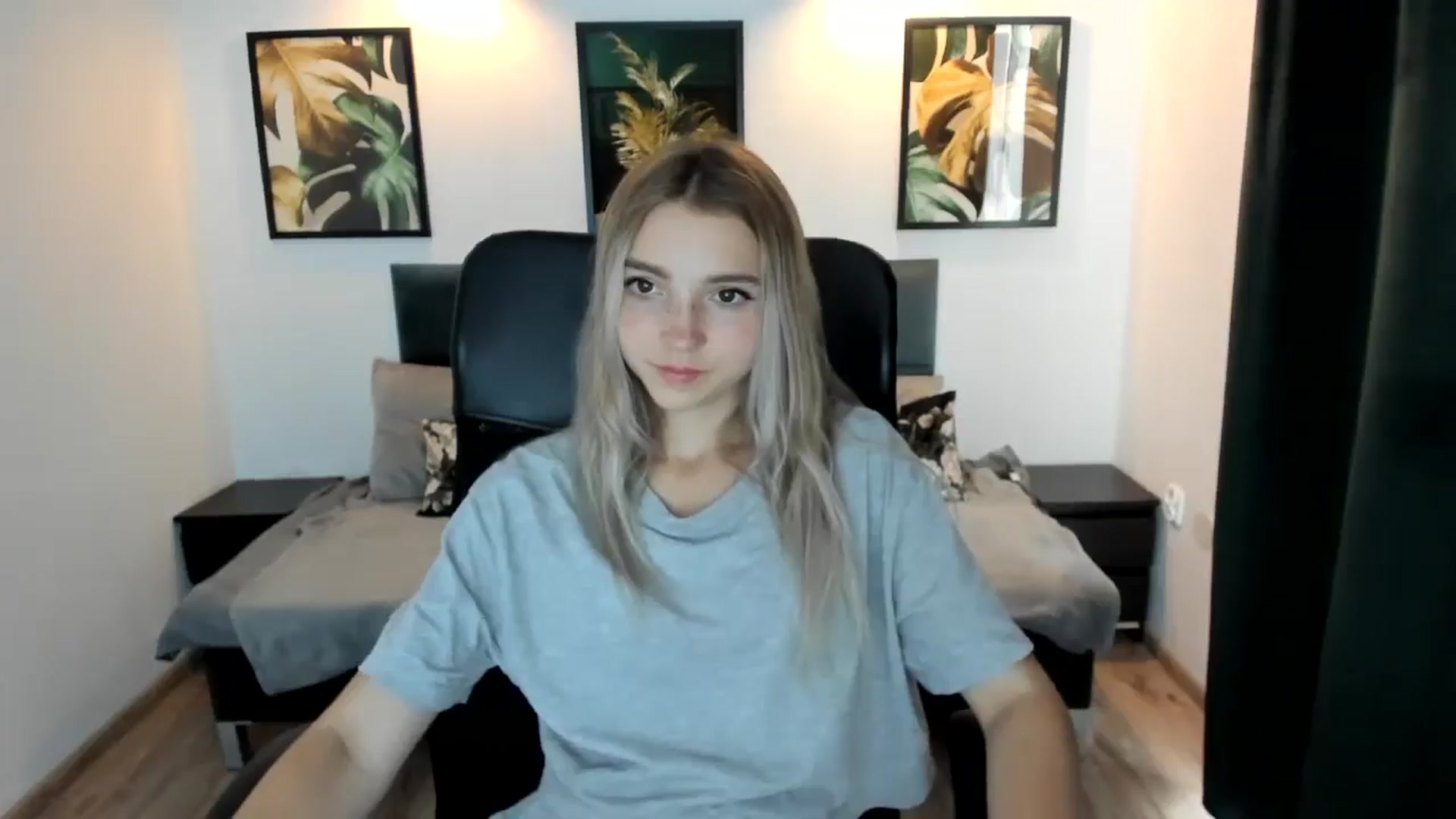 Gallery image thumbnail from Daisyy's myfreecams stream on, 08/22/2024, 16:34 image 16 of 20