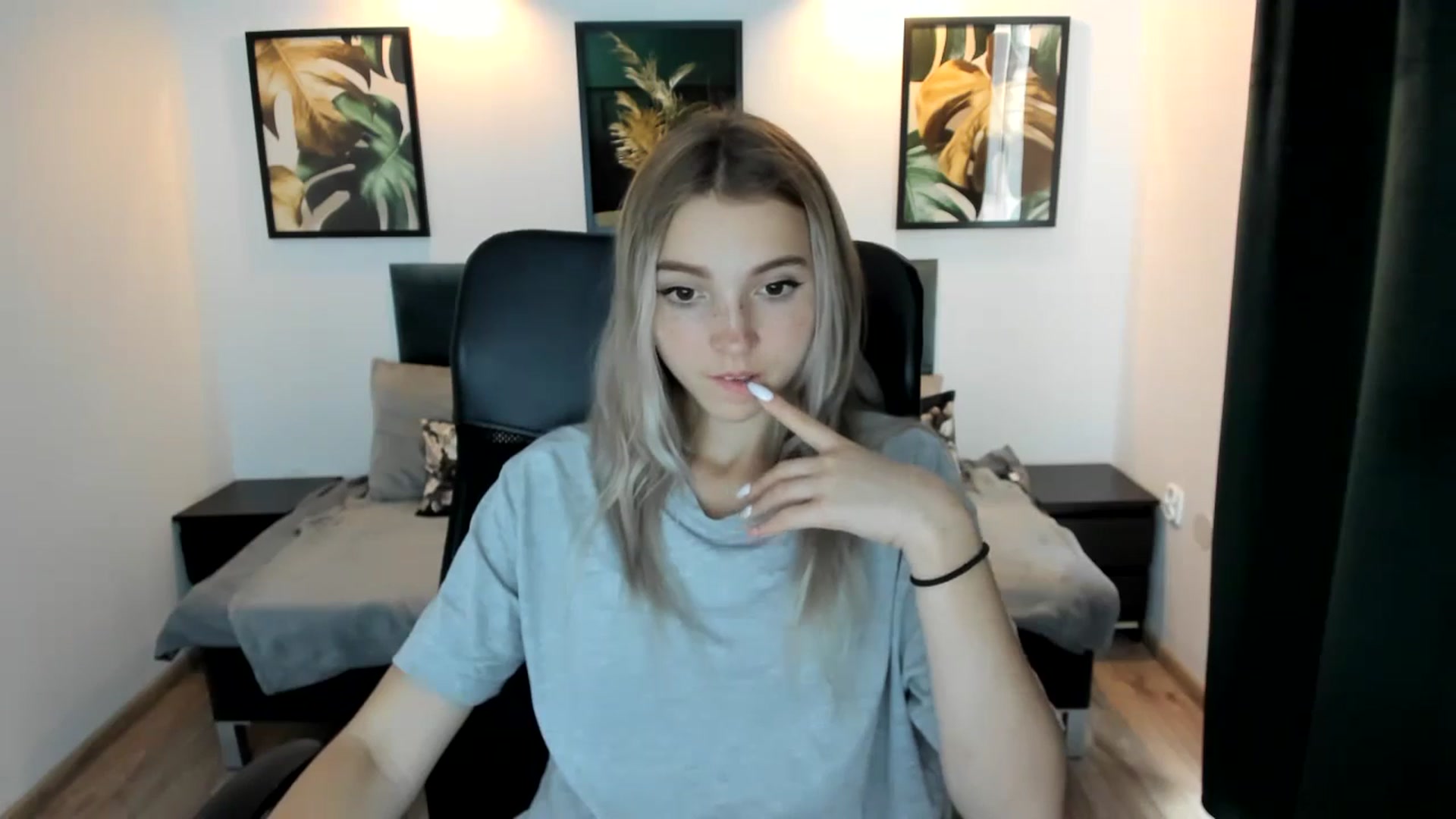 Gallery image thumbnail from Daisyy's myfreecams stream on, 08/22/2024, 16:34 image 12 of 20