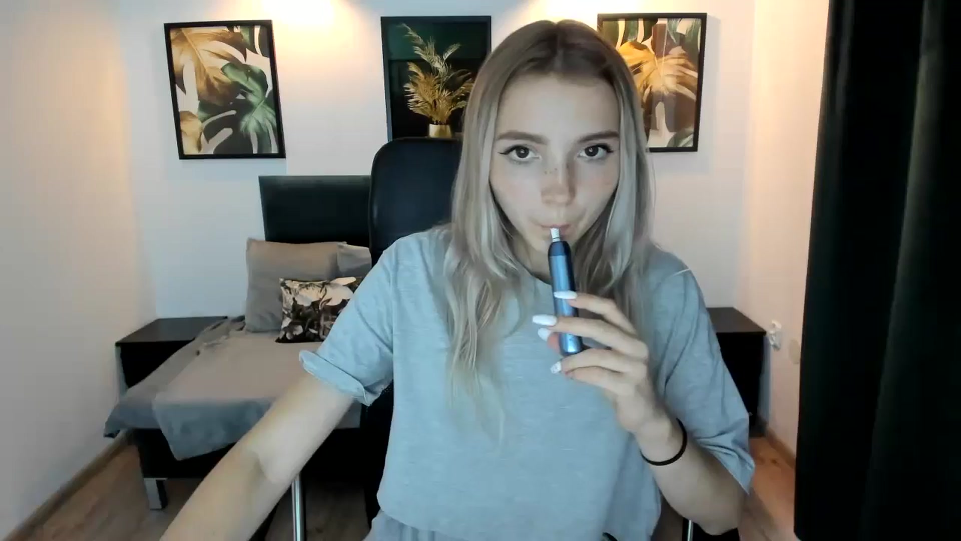 Gallery image thumbnail from Daisyy's myfreecams stream on, 08/22/2024, 18:33 image 1 of 20