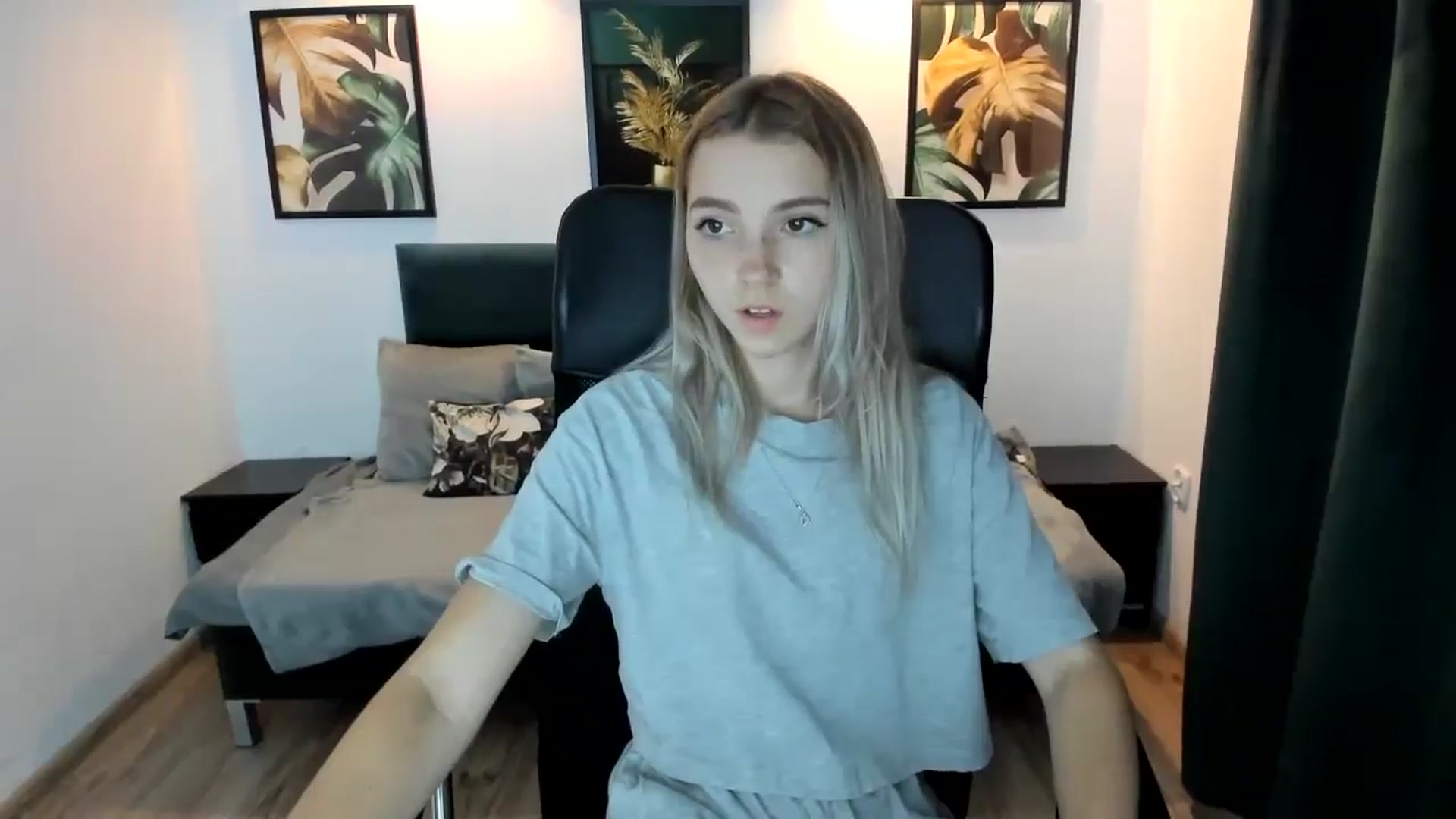 Gallery image thumbnail from Daisyy's myfreecams stream on, 08/22/2024, 18:33 image 12 of 20