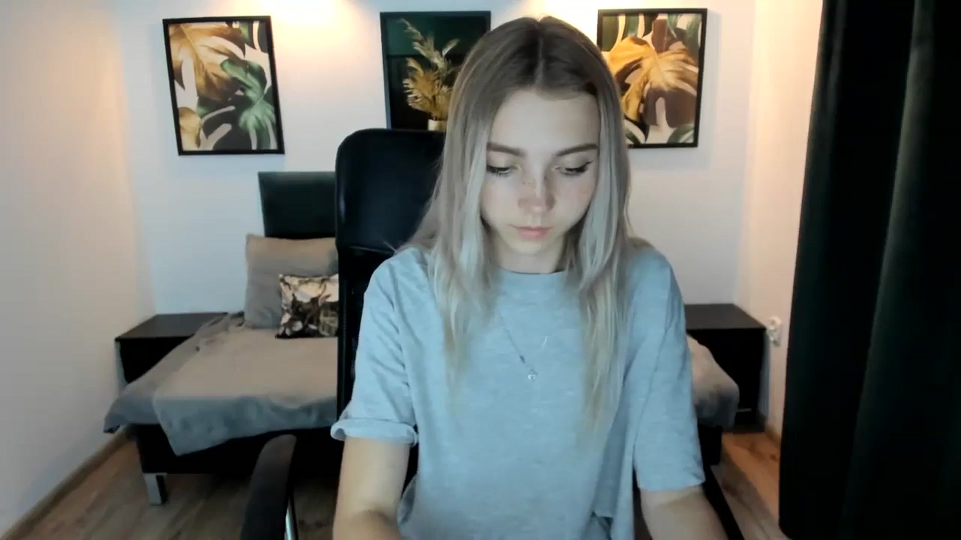 Gallery image thumbnail from Daisyy's myfreecams stream on, 08/22/2024, 18:33 image 5 of 20