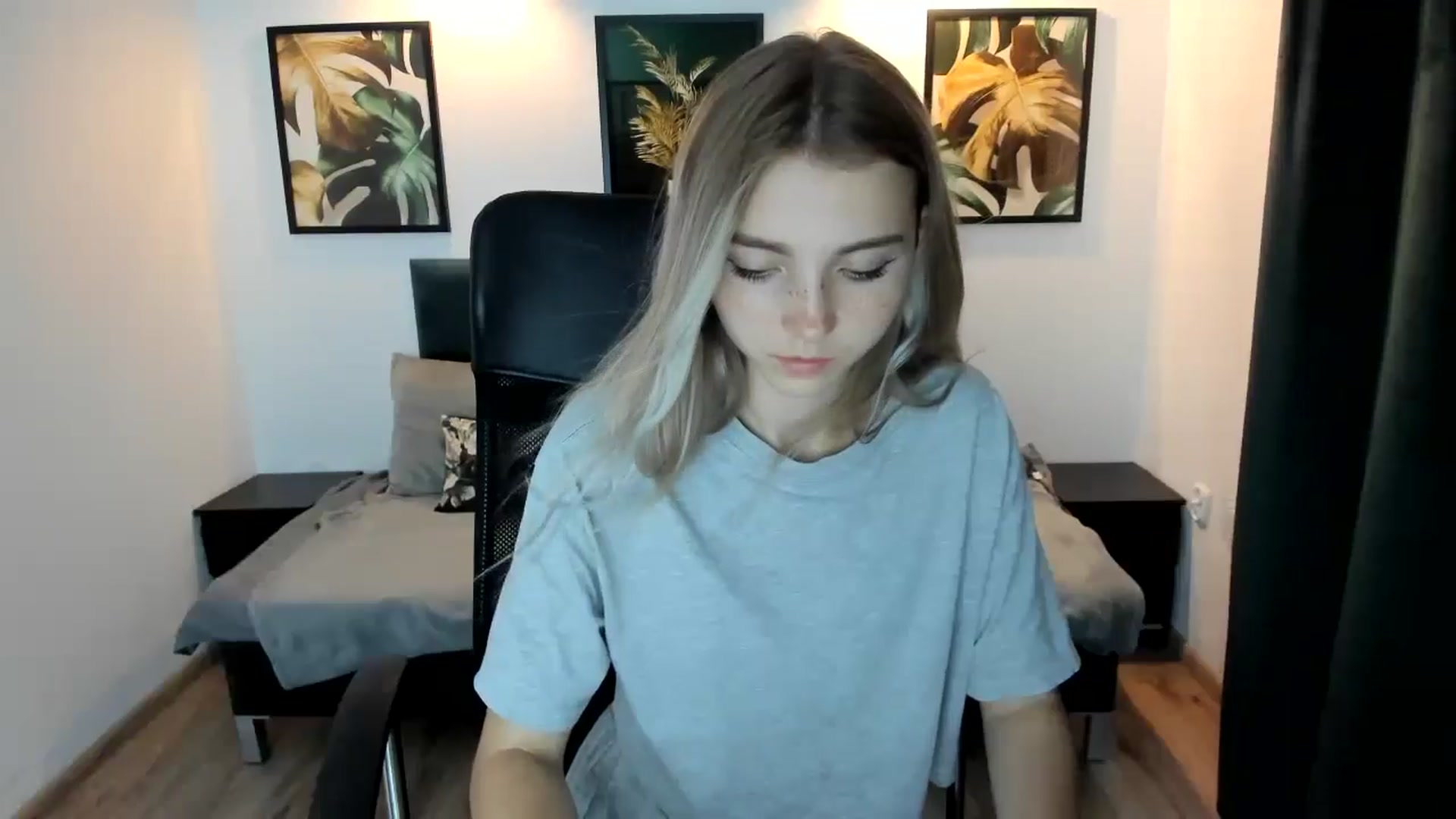 Gallery image thumbnail from Daisyy's myfreecams stream on, 08/22/2024, 19:12 image 14 of 20