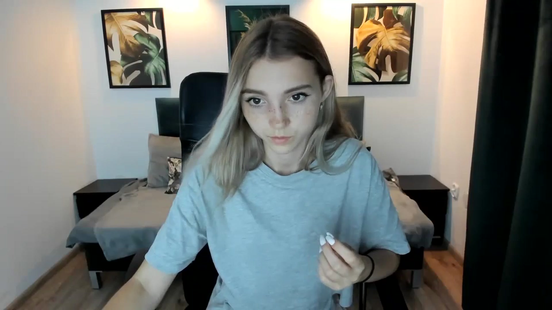 Gallery image thumbnail from Daisyy's myfreecams stream on, 08/22/2024, 19:12 image 17 of 20