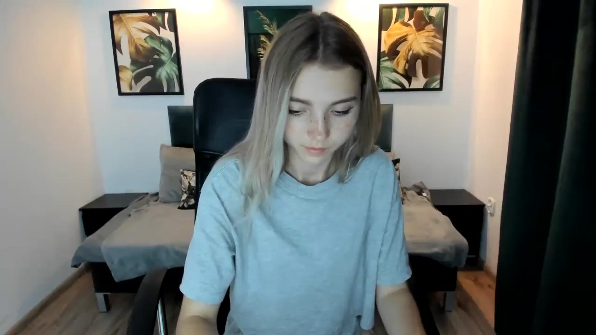 Gallery image thumbnail from Daisyy's myfreecams stream on, 08/22/2024, 19:12 image 16 of 20