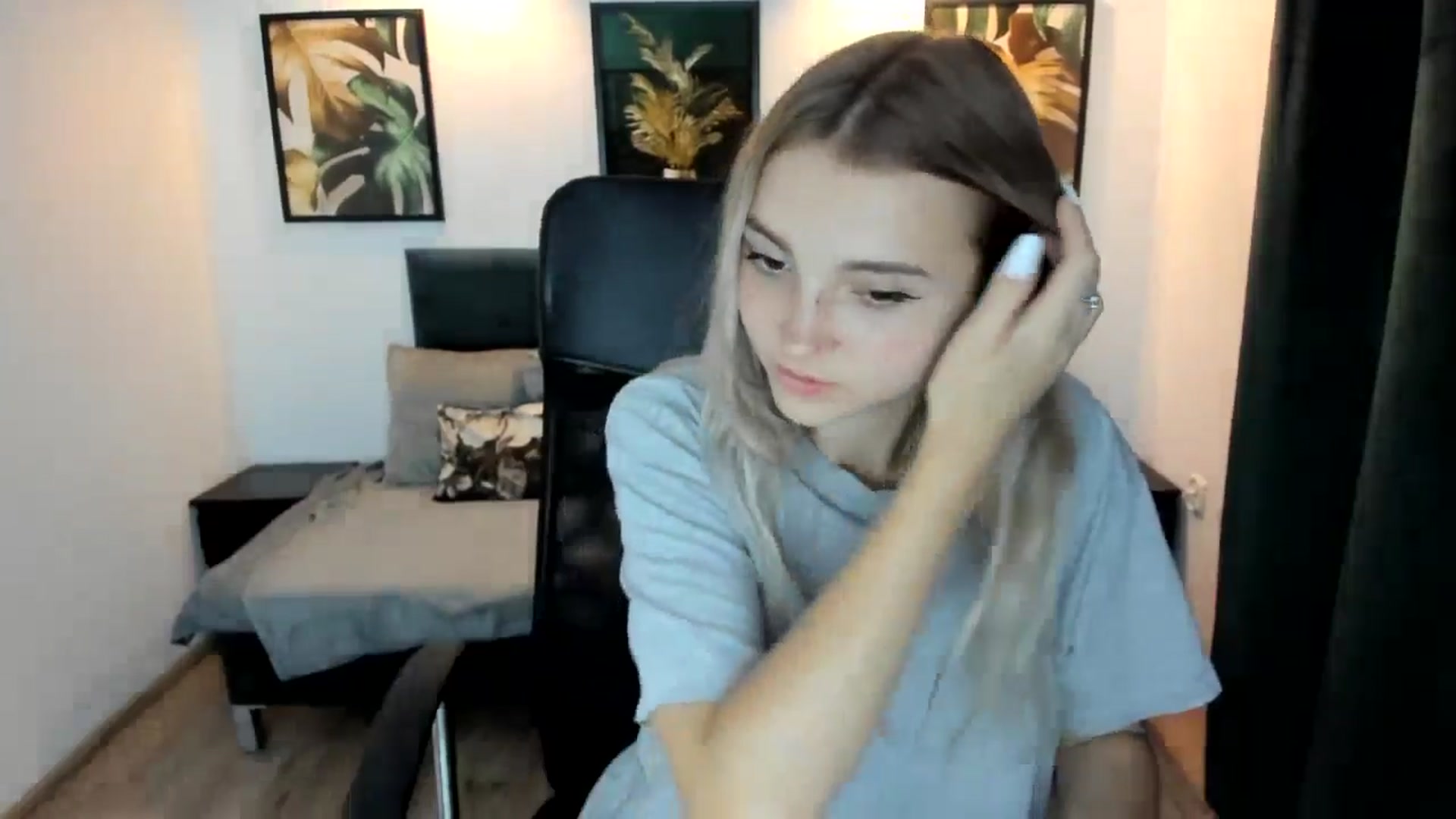 Gallery image thumbnail from Daisyy's myfreecams stream on, 08/22/2024, 19:12 image 6 of 20