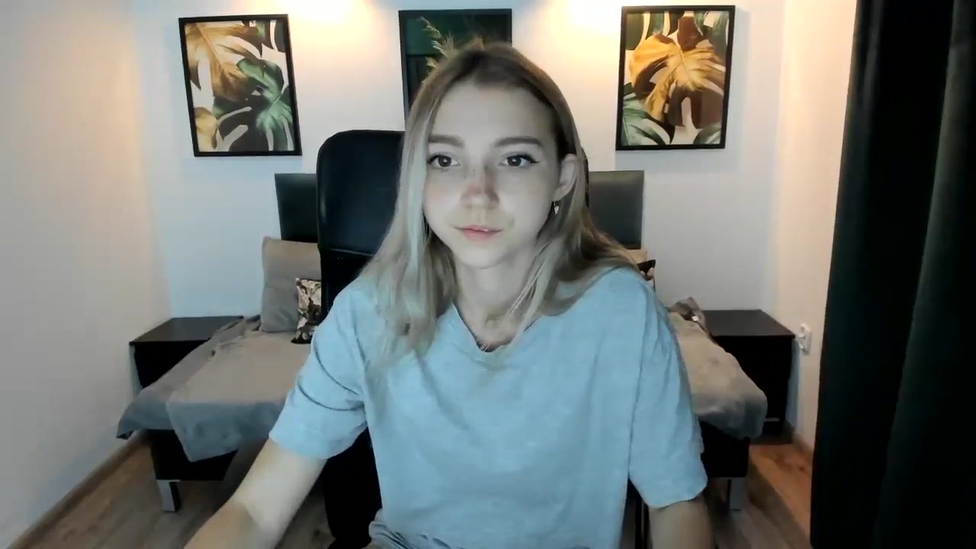Gallery image thumbnail from Daisyy's myfreecams stream on, 08/22/2024, 19:12 image 18 of 20