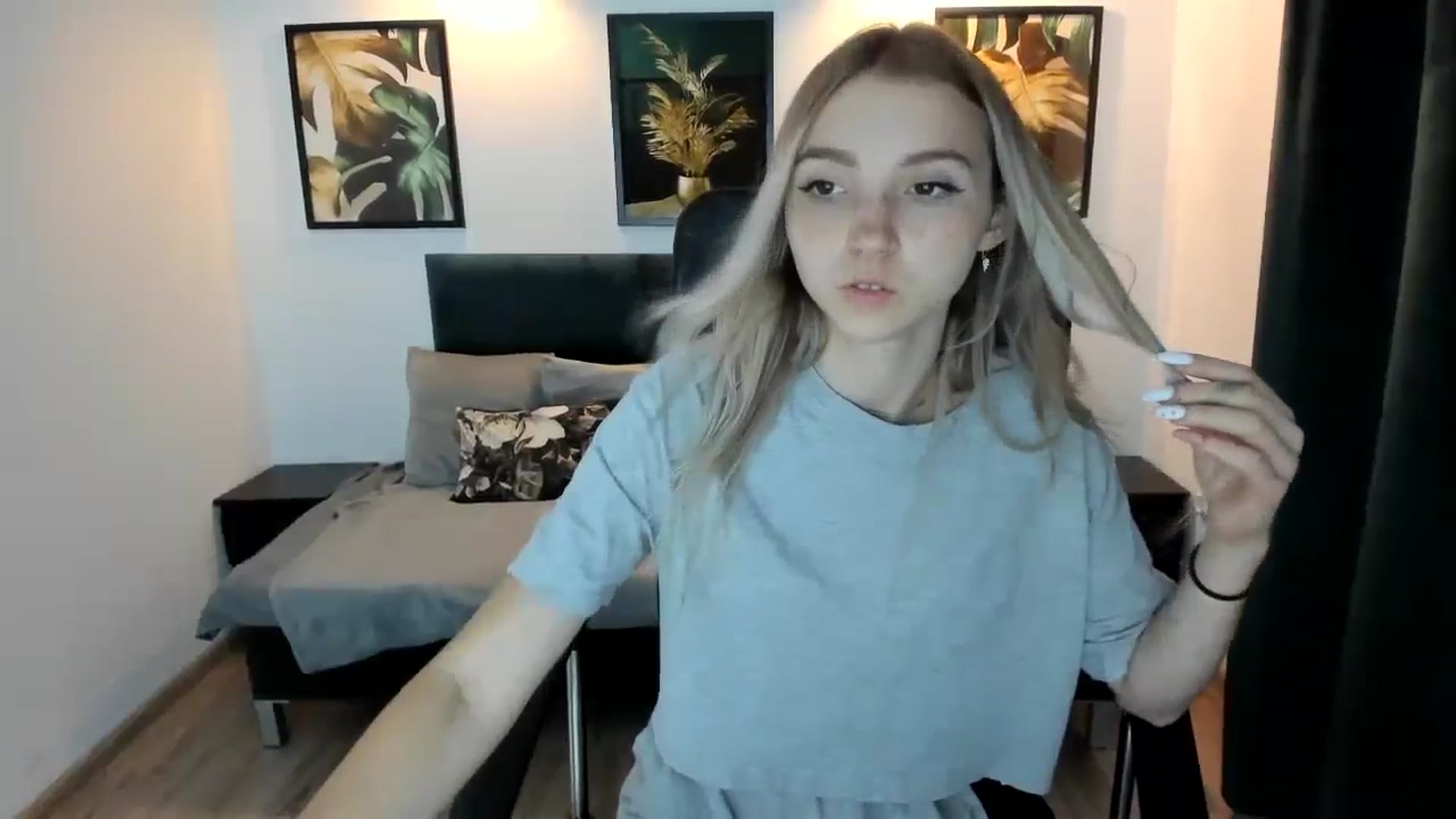 Gallery image thumbnail from Daisyy's myfreecams stream on, 08/22/2024, 20:34 image 11 of 20