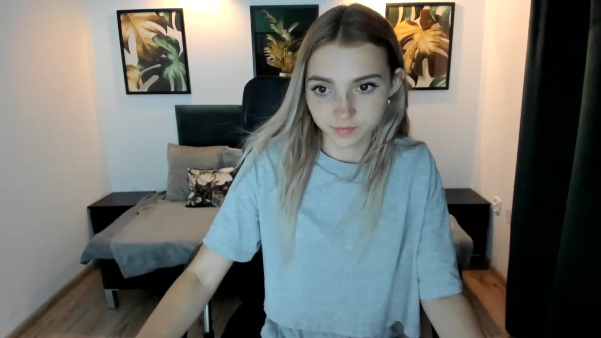 Gallery image thumbnail from Daisyy's myfreecams stream on, 08/22/2024, 20:34 image 18 of 20