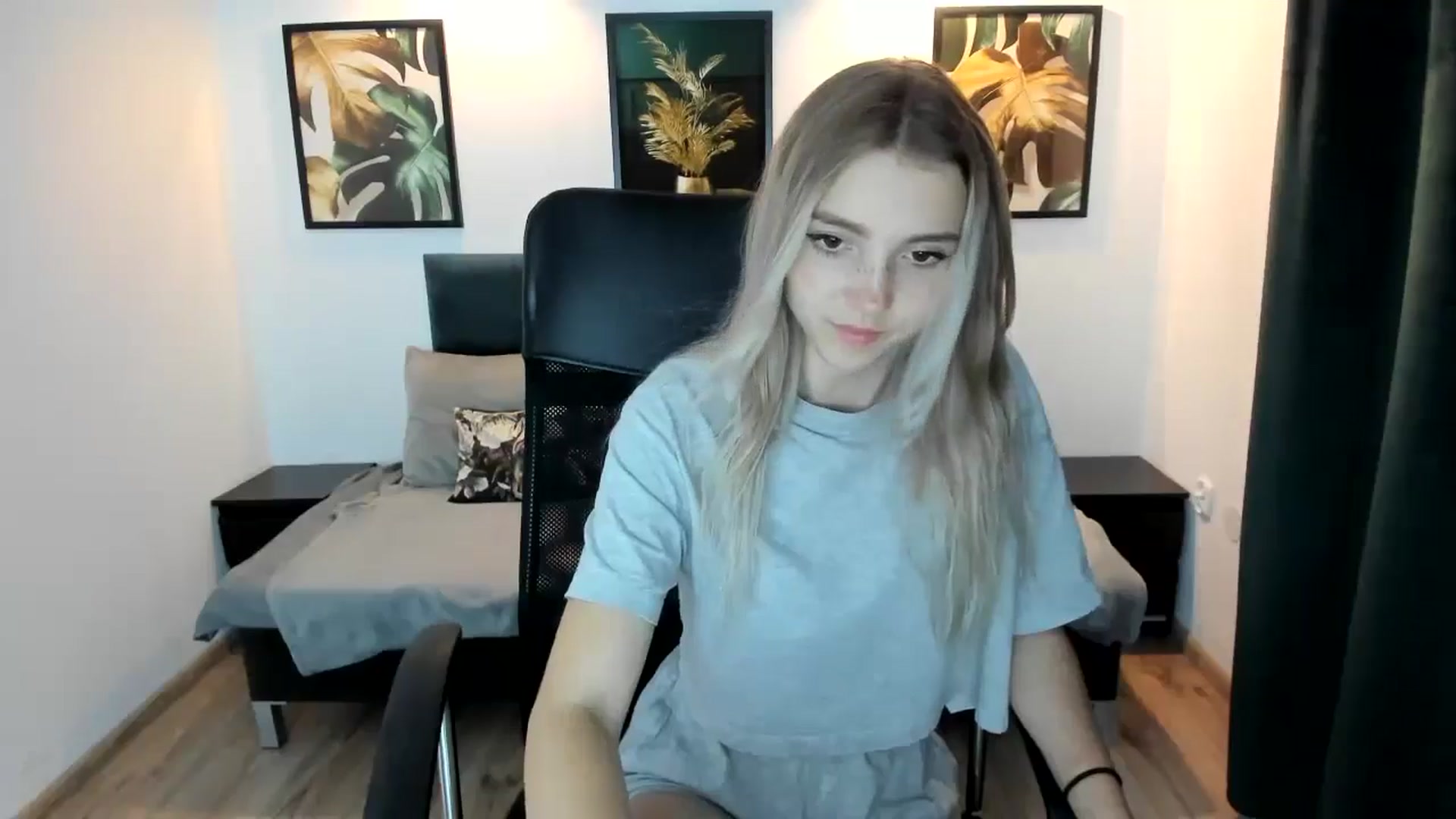 Gallery image thumbnail from Daisyy's myfreecams stream on, 08/22/2024, 21:52 image 11 of 20