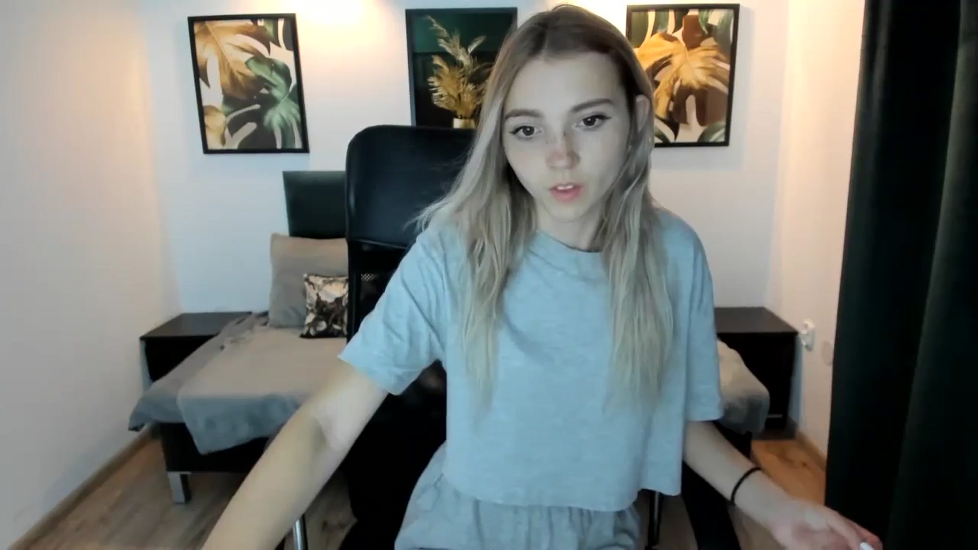 Gallery image thumbnail from Daisyy's myfreecams stream on, 08/22/2024, 21:52 image 10 of 20