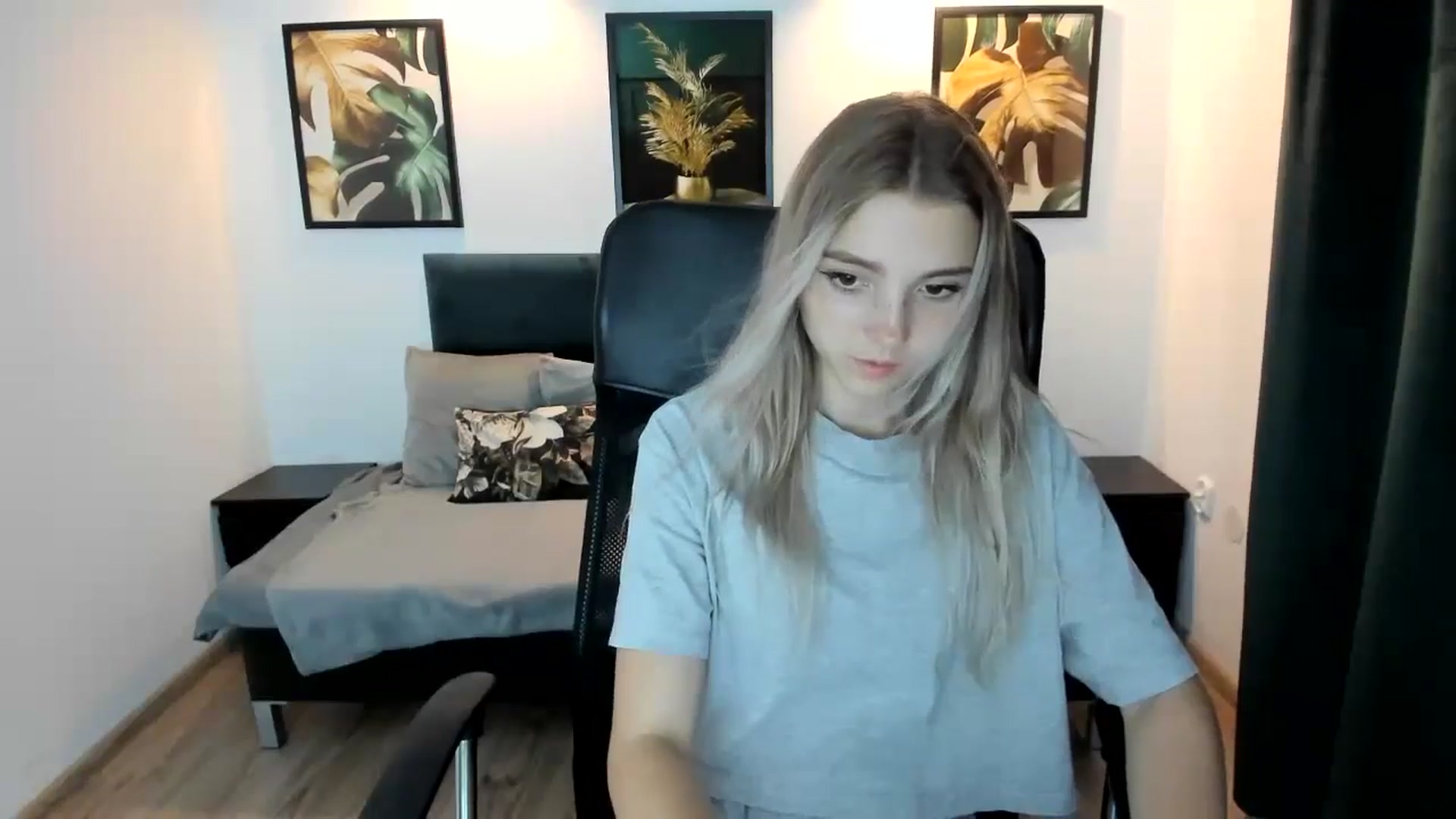 Gallery image thumbnail from Daisyy's myfreecams stream on, 08/22/2024, 21:52 image 17 of 20