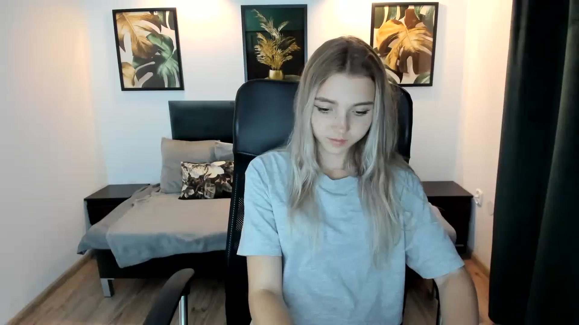 Gallery image thumbnail from Daisyy's myfreecams stream on, 08/22/2024, 21:52 image 19 of 20