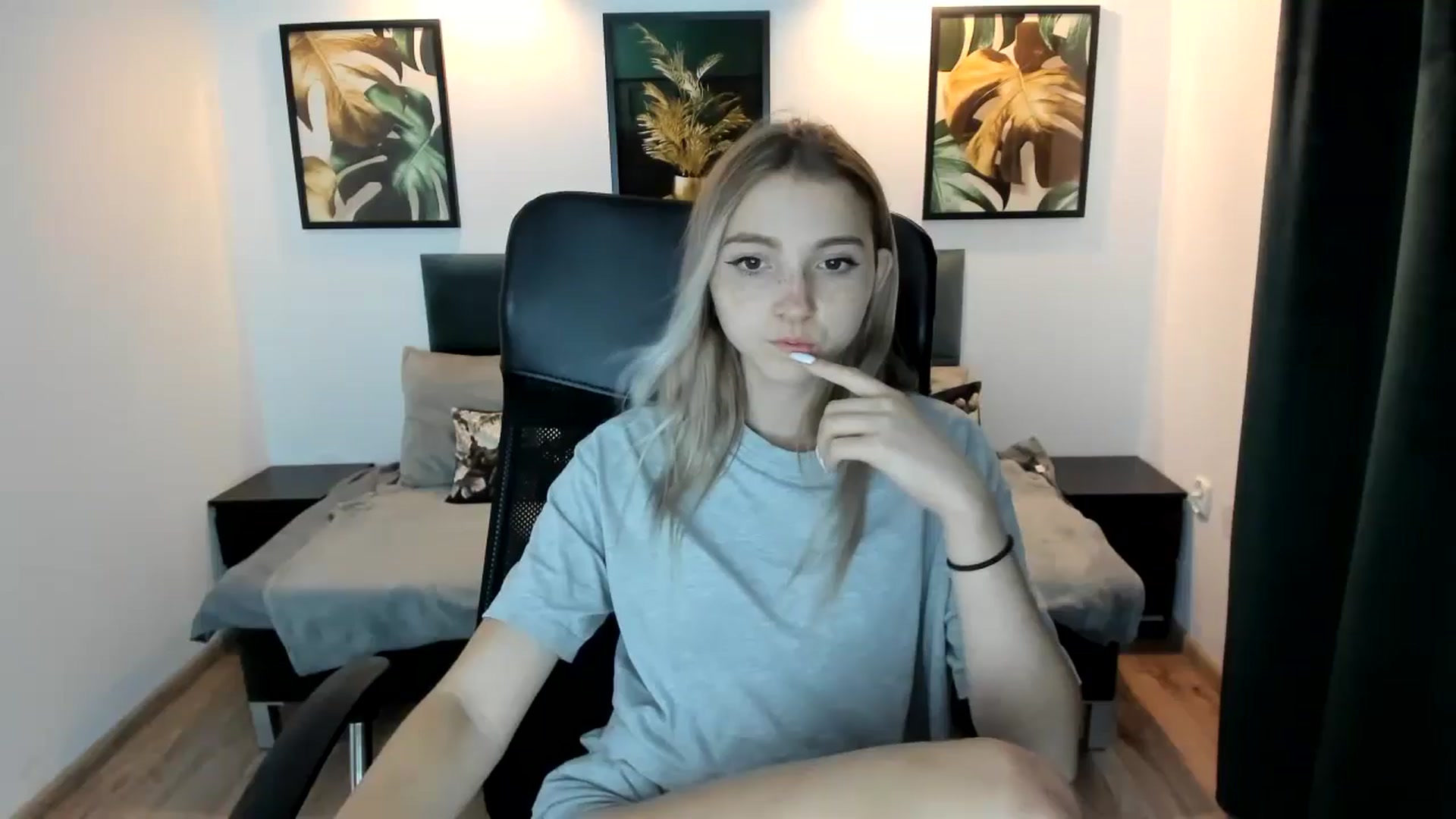 Gallery image thumbnail from Daisyy's myfreecams stream on, 08/22/2024, 21:52 image 1 of 20