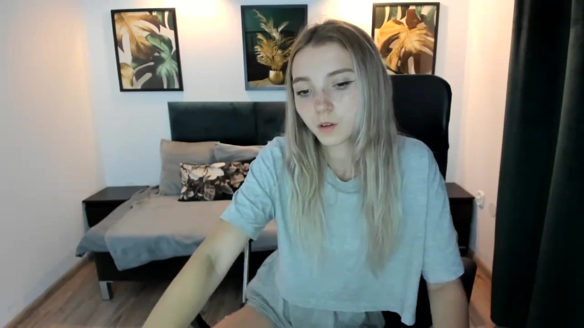 Gallery image thumbnail from Daisyy's myfreecams stream on, 08/22/2024, 22:10 image 16 of 20