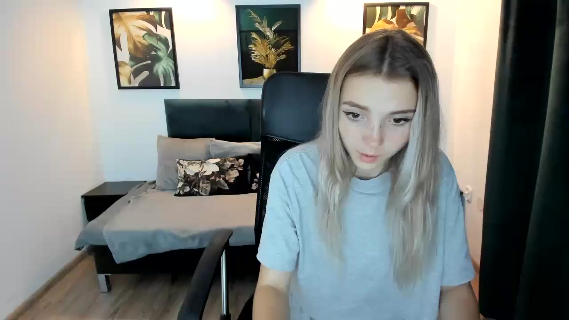 Gallery image thumbnail from Daisyy's myfreecams stream on, 08/22/2024, 22:10 image 7 of 20