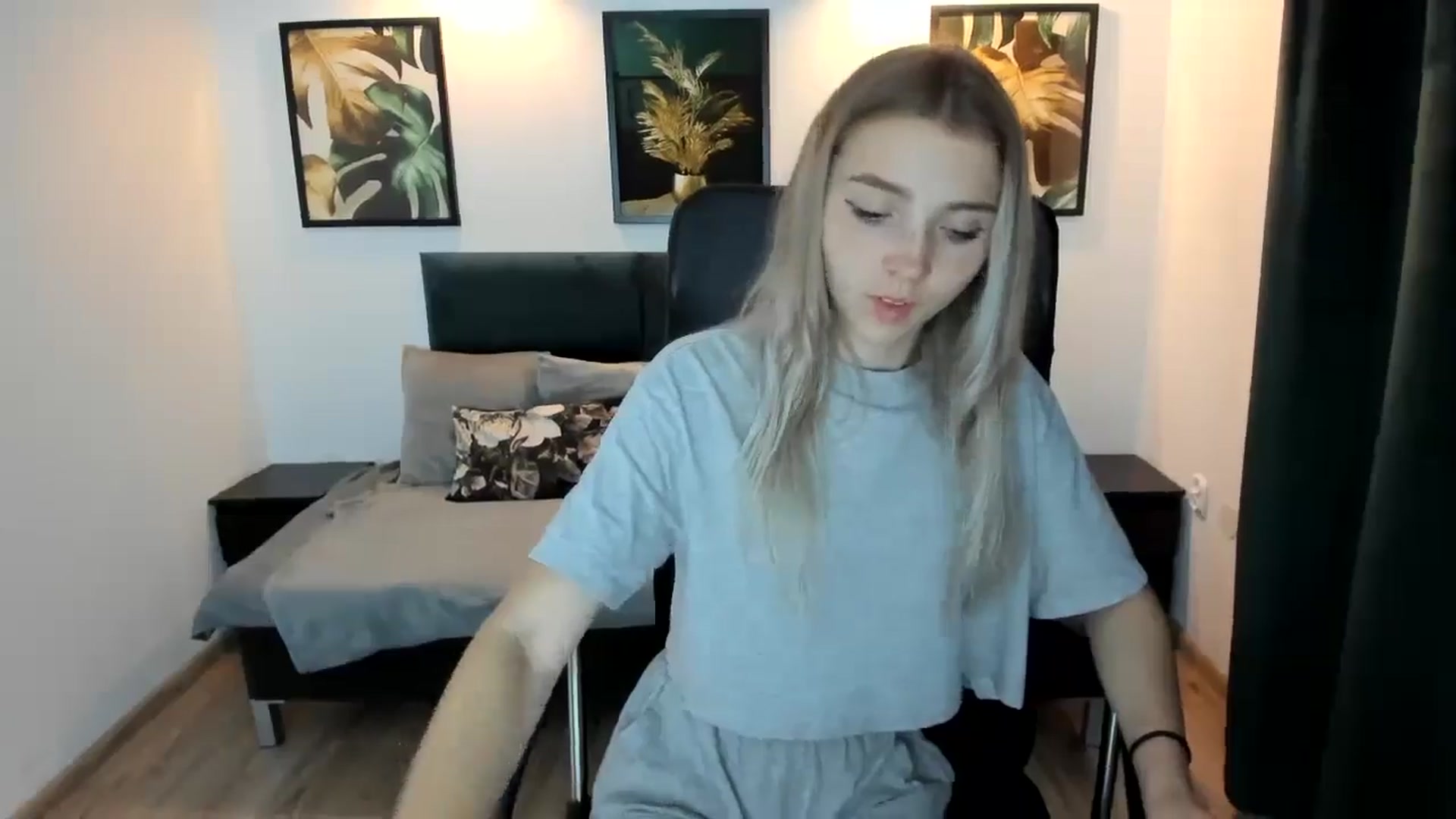 Gallery image thumbnail from Daisyy's myfreecams stream on, 08/22/2024, 22:10 image 12 of 20