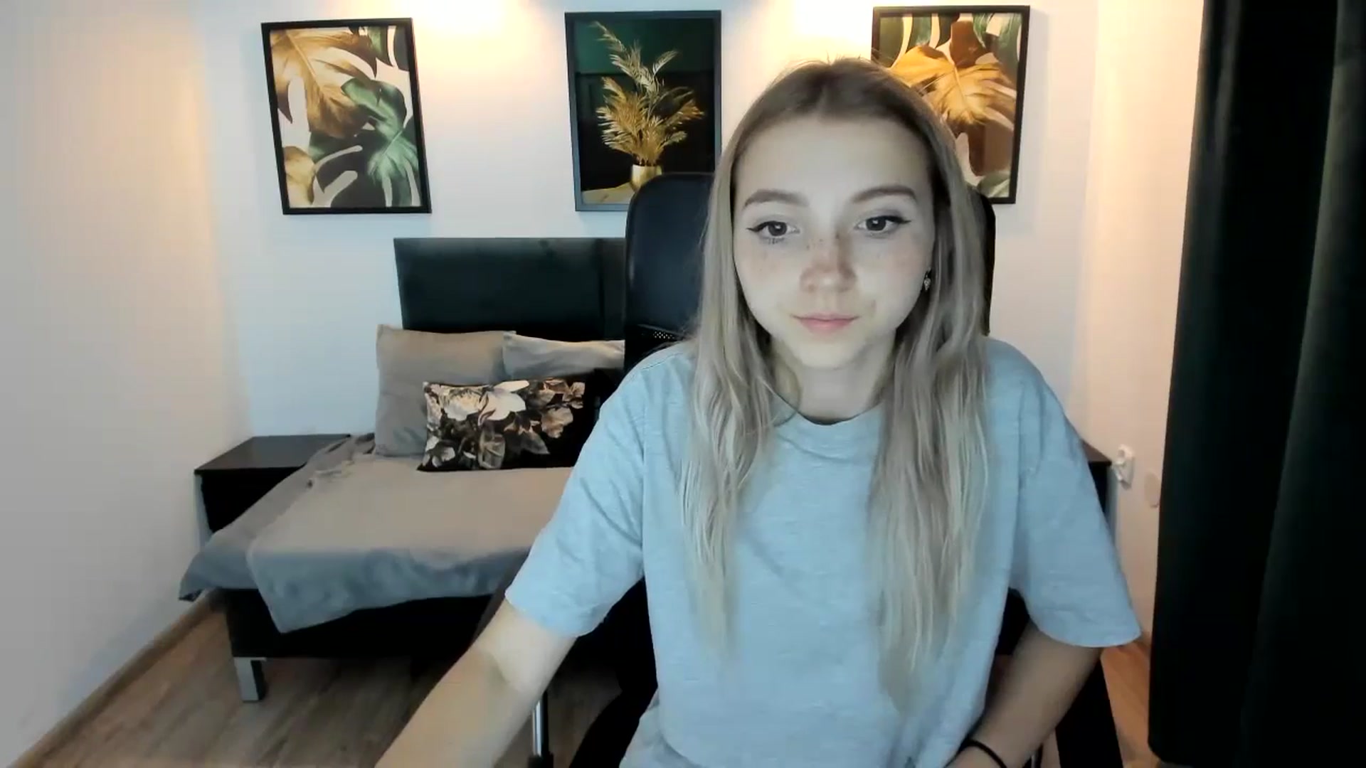 Gallery image thumbnail from Daisyy's myfreecams stream on, 08/22/2024, 22:10 image 3 of 20