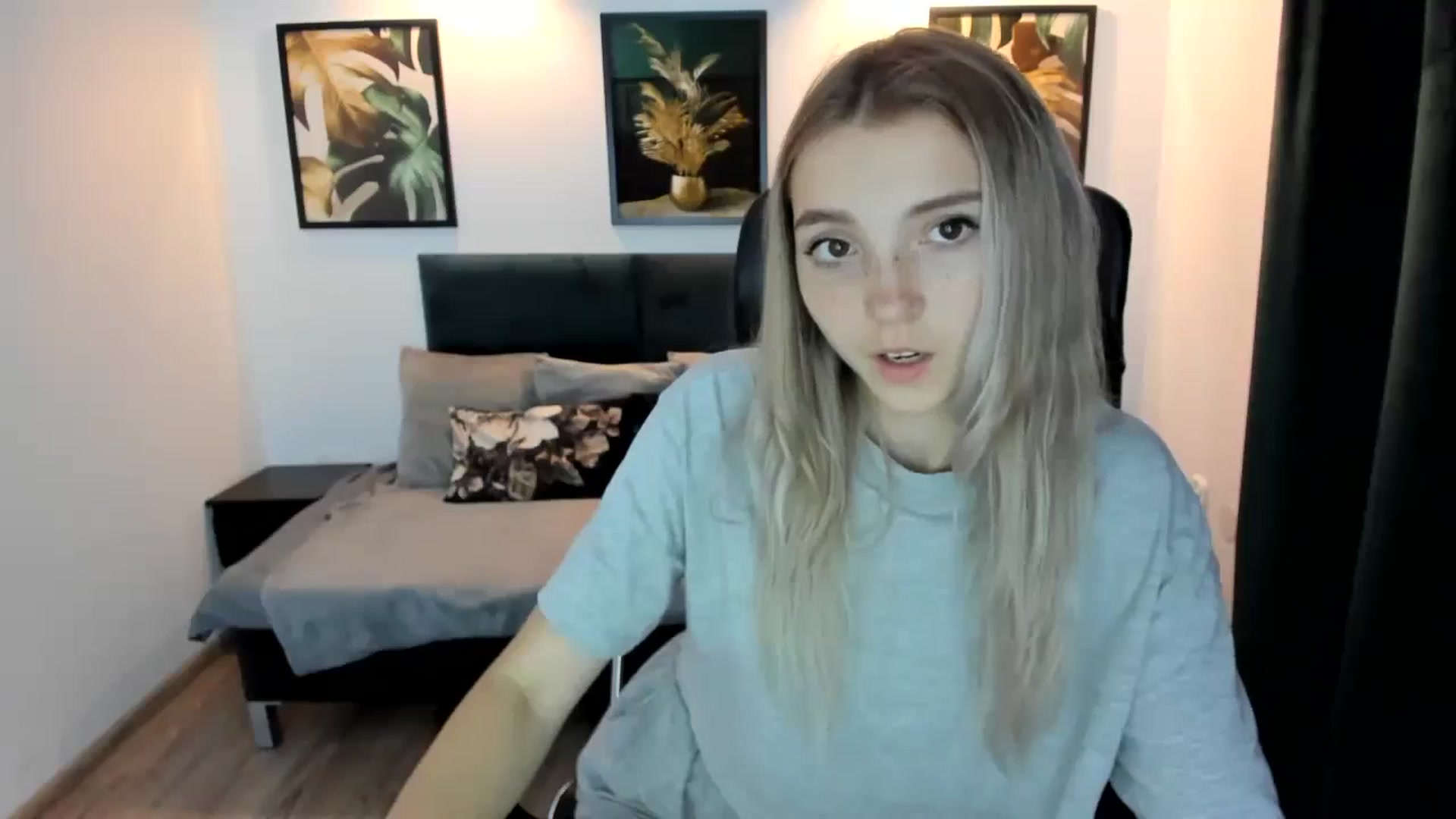 Gallery image thumbnail from Daisyy's myfreecams stream on, 08/22/2024, 22:10 image 14 of 20