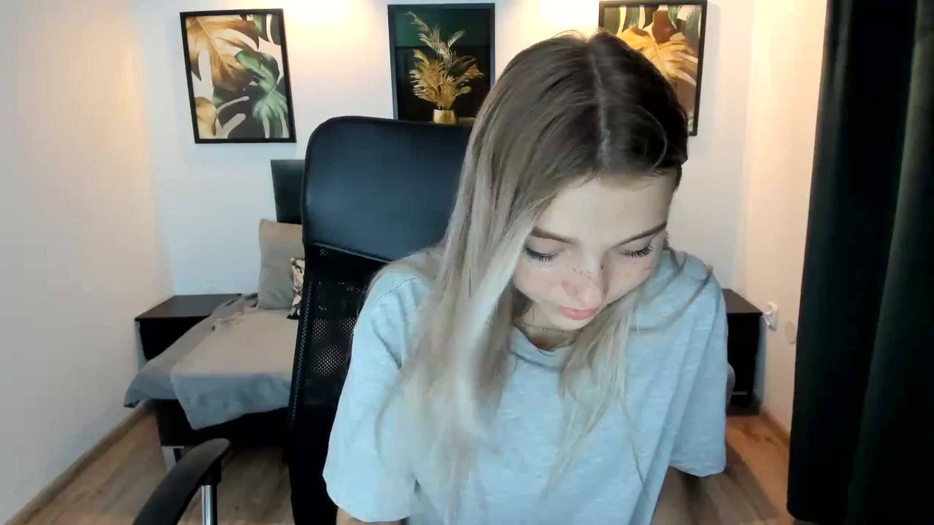 Gallery image thumbnail from Daisyy's myfreecams stream on, 08/22/2024, 22:38 image 18 of 20