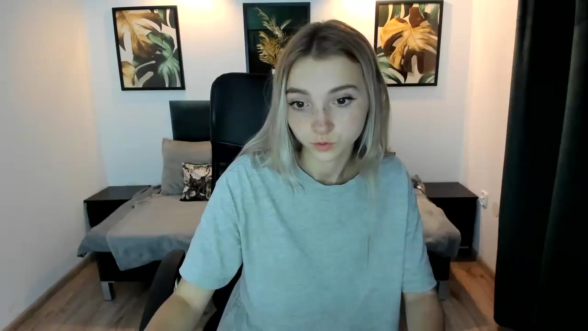 Gallery image thumbnail from Daisyy's myfreecams stream on, 08/22/2024, 22:38 image 3 of 20