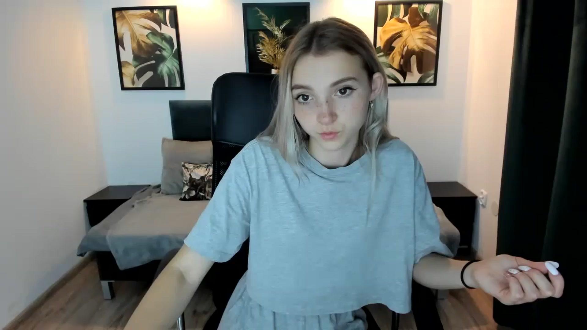 Gallery image thumbnail from Daisyy's myfreecams stream on, 08/22/2024, 22:38 image 2 of 20