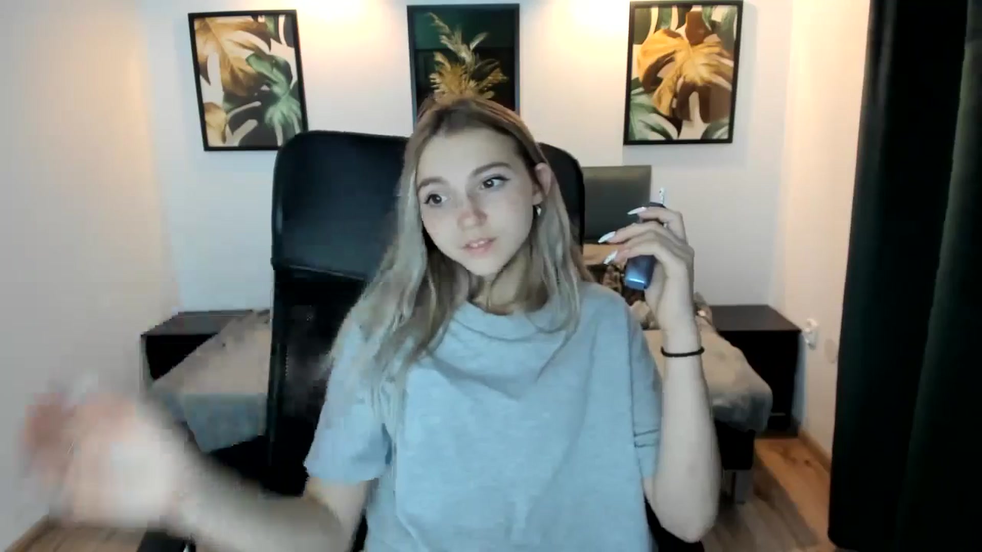 Gallery image thumbnail from Daisyy's myfreecams stream on, 08/22/2024, 22:38 image 11 of 20