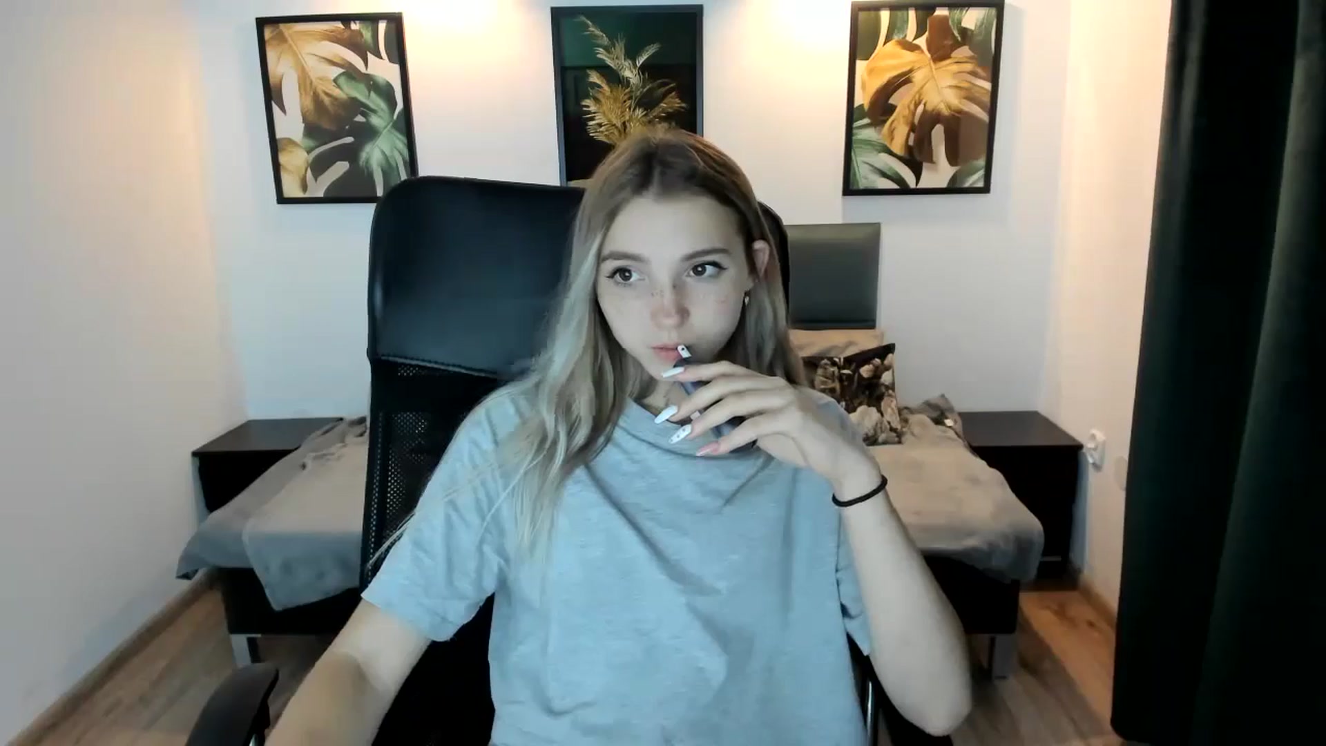 Gallery image thumbnail from Daisyy's myfreecams stream on, 08/22/2024, 22:38 image 12 of 20