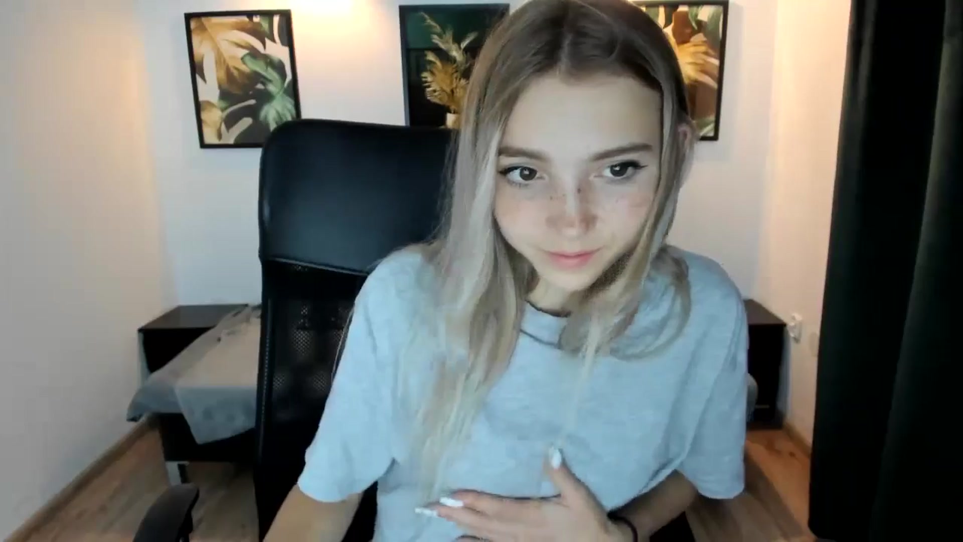 Gallery image thumbnail from Daisyy's myfreecams stream on, 08/22/2024, 22:38 image 14 of 20