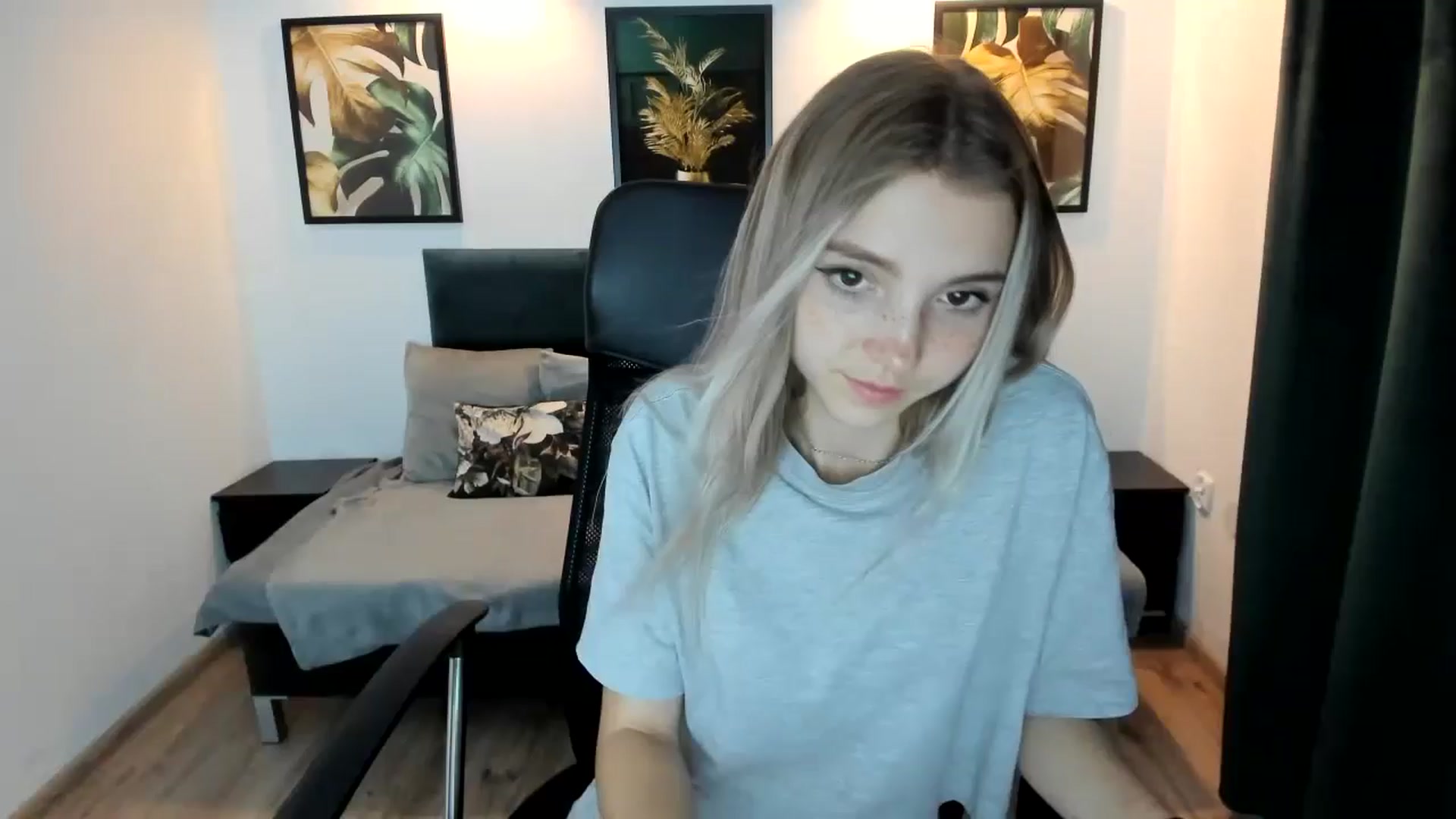 Gallery image thumbnail from Daisyy's myfreecams stream on, 08/22/2024, 22:38 image 7 of 20