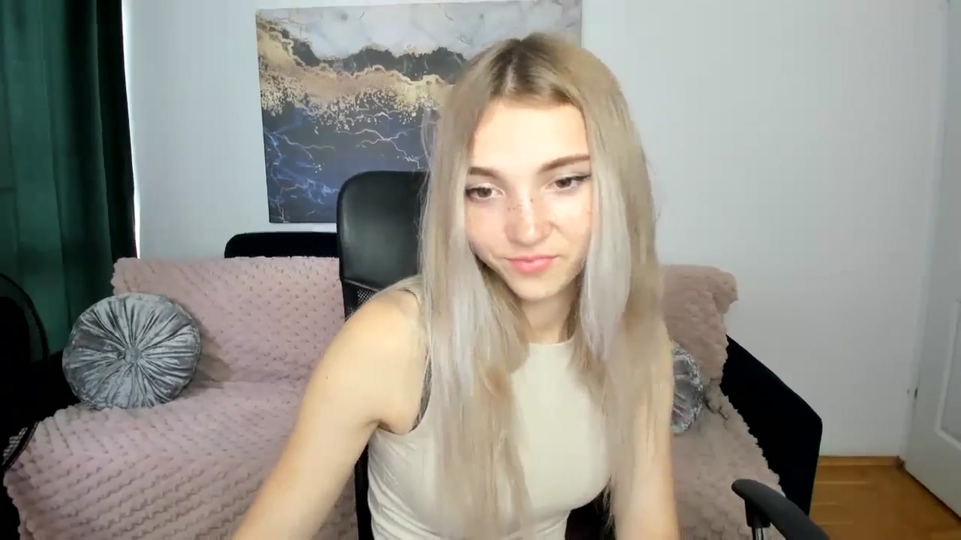 Gallery image thumbnail from Daisyy's myfreecams stream on, 08/23/2024, 12:46 image 12 of 20