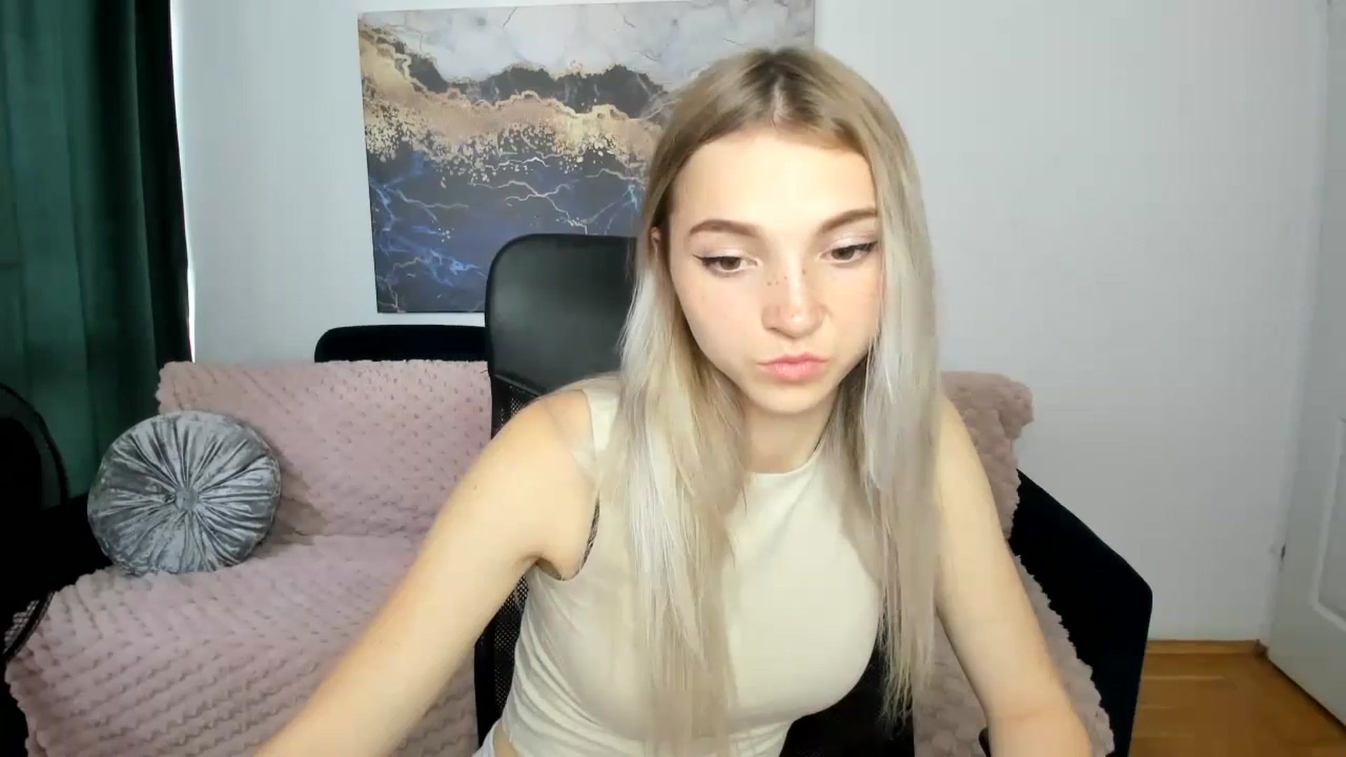 Gallery image thumbnail from Daisyy's myfreecams stream on, 08/23/2024, 12:46 image 14 of 20