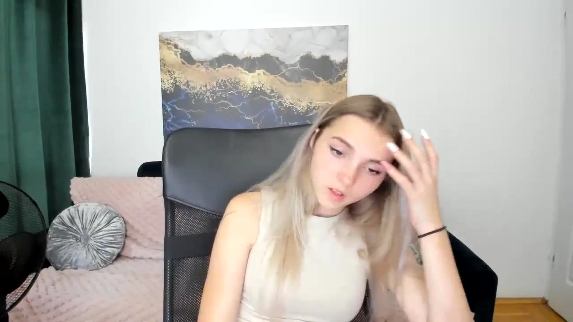 Gallery image thumbnail from Daisyy's myfreecams stream on, 08/23/2024, 17:51 image 11 of 20