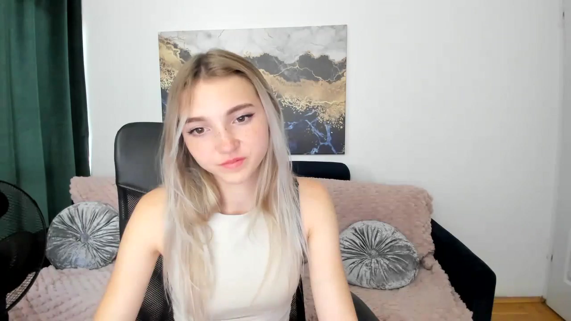 Gallery image thumbnail from Daisyy's myfreecams stream on, 08/23/2024, 17:51 image 9 of 20