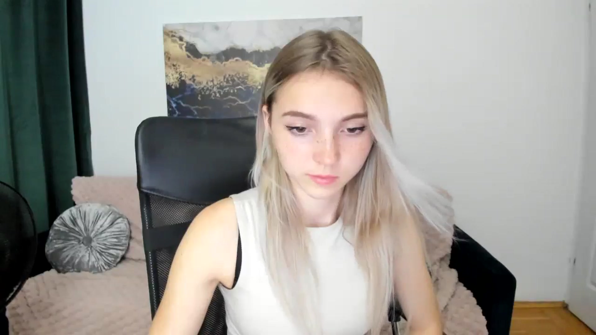 Gallery image thumbnail from Daisyy's myfreecams stream on, 08/23/2024, 19:06 image 20 of 20