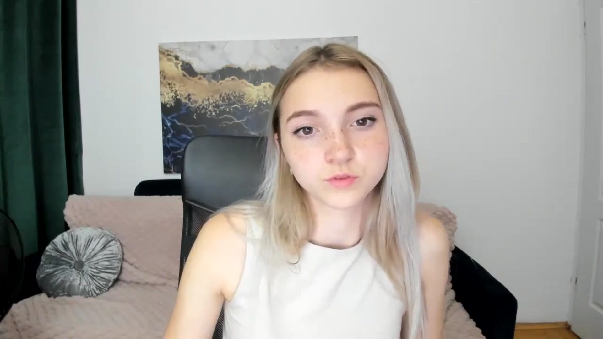 Gallery image thumbnail from Daisyy's myfreecams stream on, 08/23/2024, 20:23 image 14 of 20