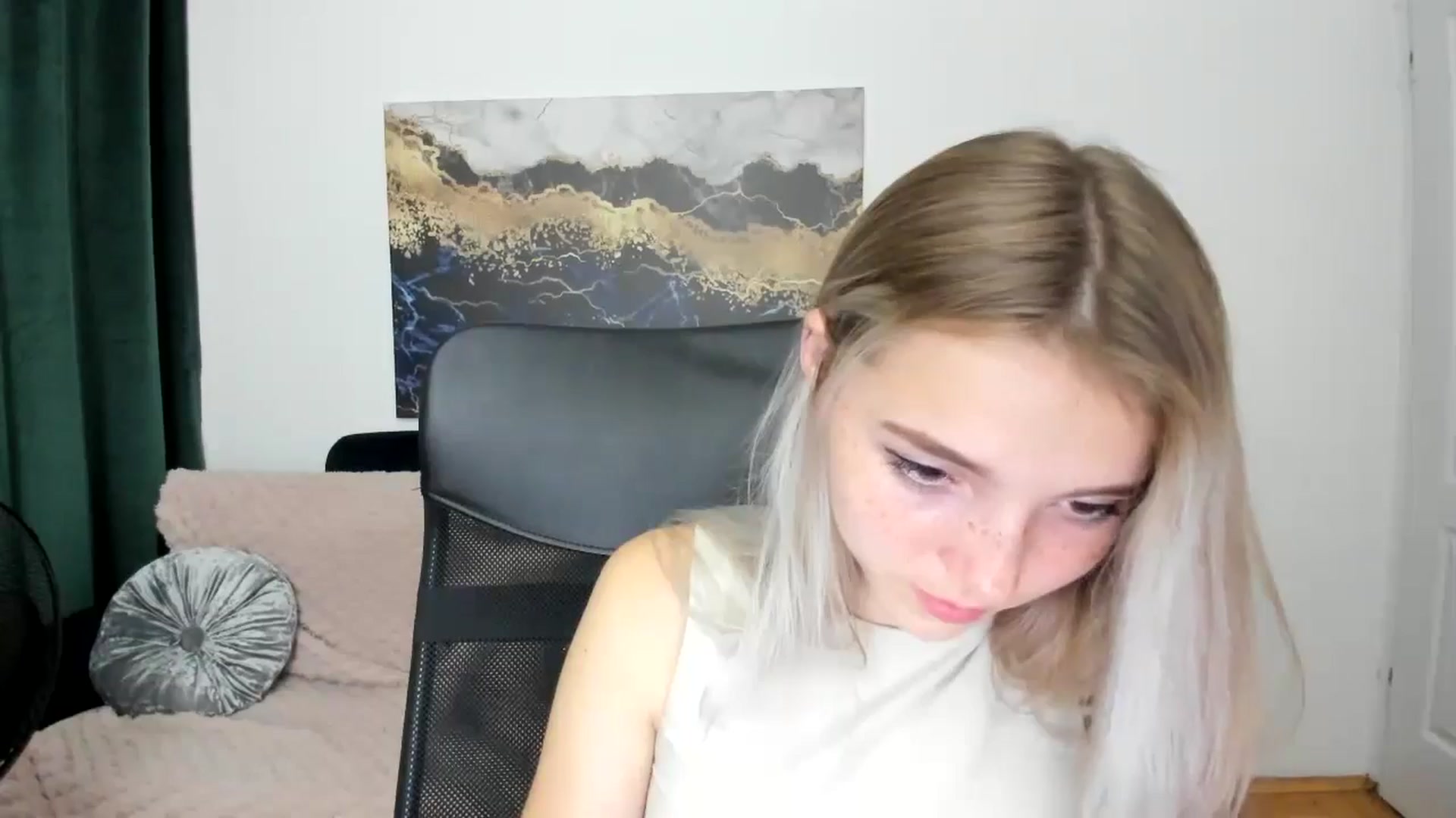 Gallery image thumbnail from Daisyy's myfreecams stream on, 08/23/2024, 20:23 image 20 of 20